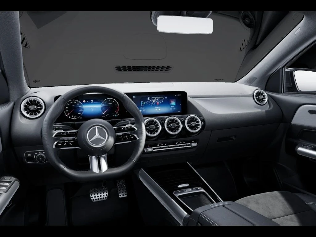 Mercedes-Benz-GLA 200-image-8