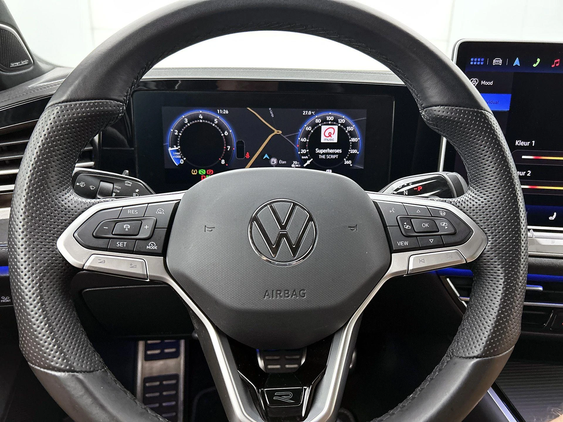 Volkswagen-Passat-image-42