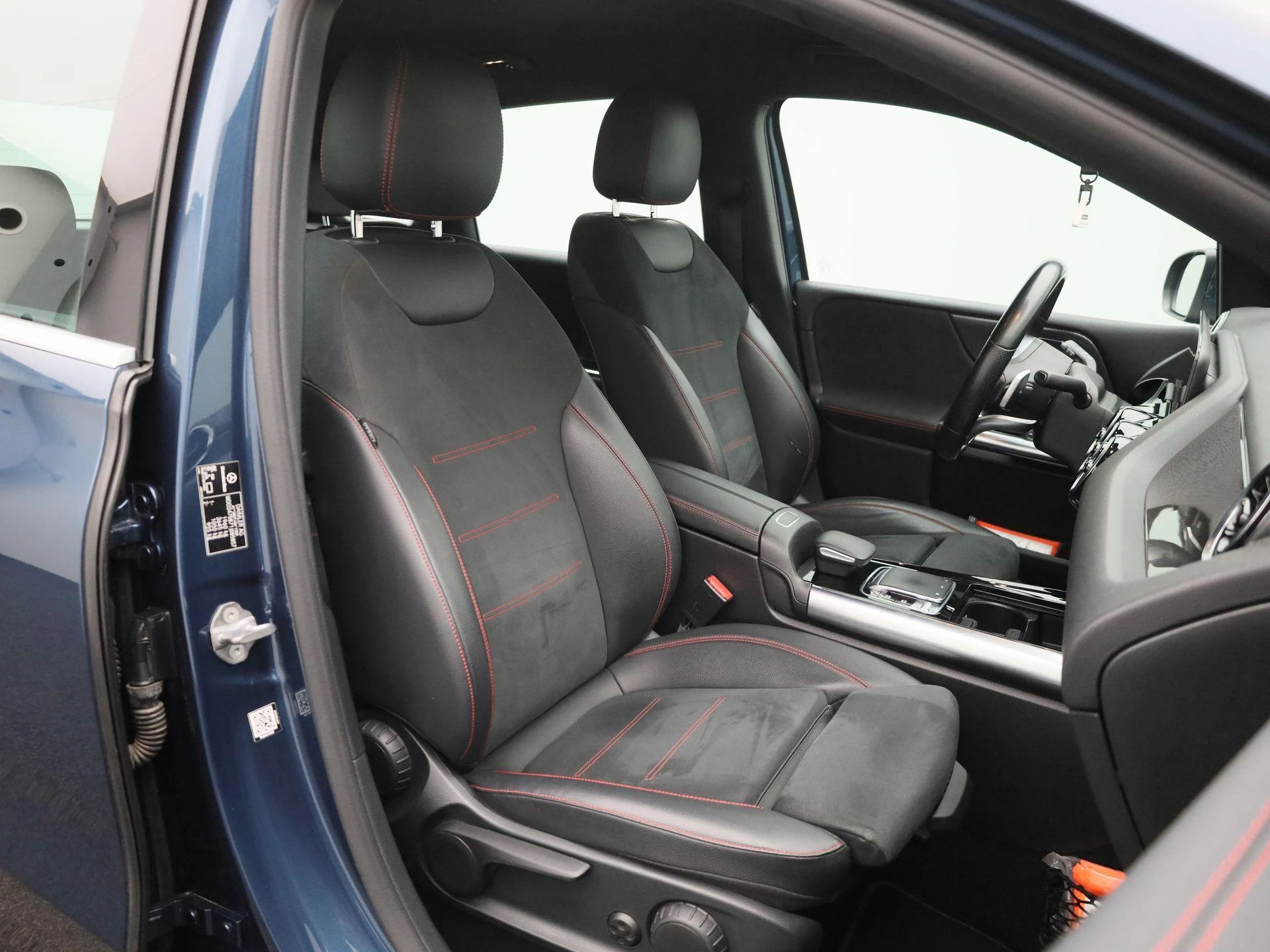 Mercedes-Benz-B-Klasse-image-31