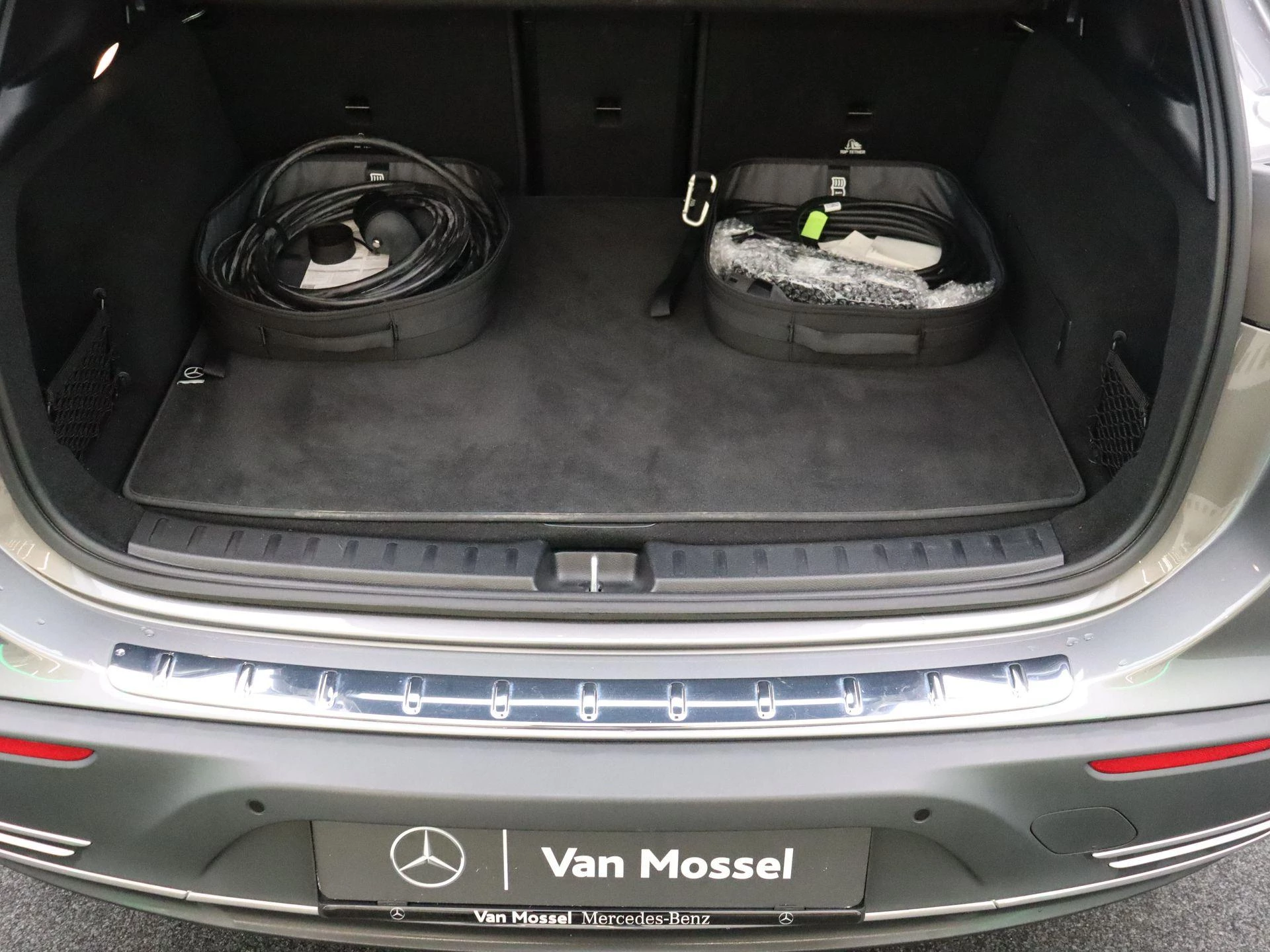 Mercedes-Benz EQA 250+ Business Line + PANO DAK + CARPLAY + CAMERA +