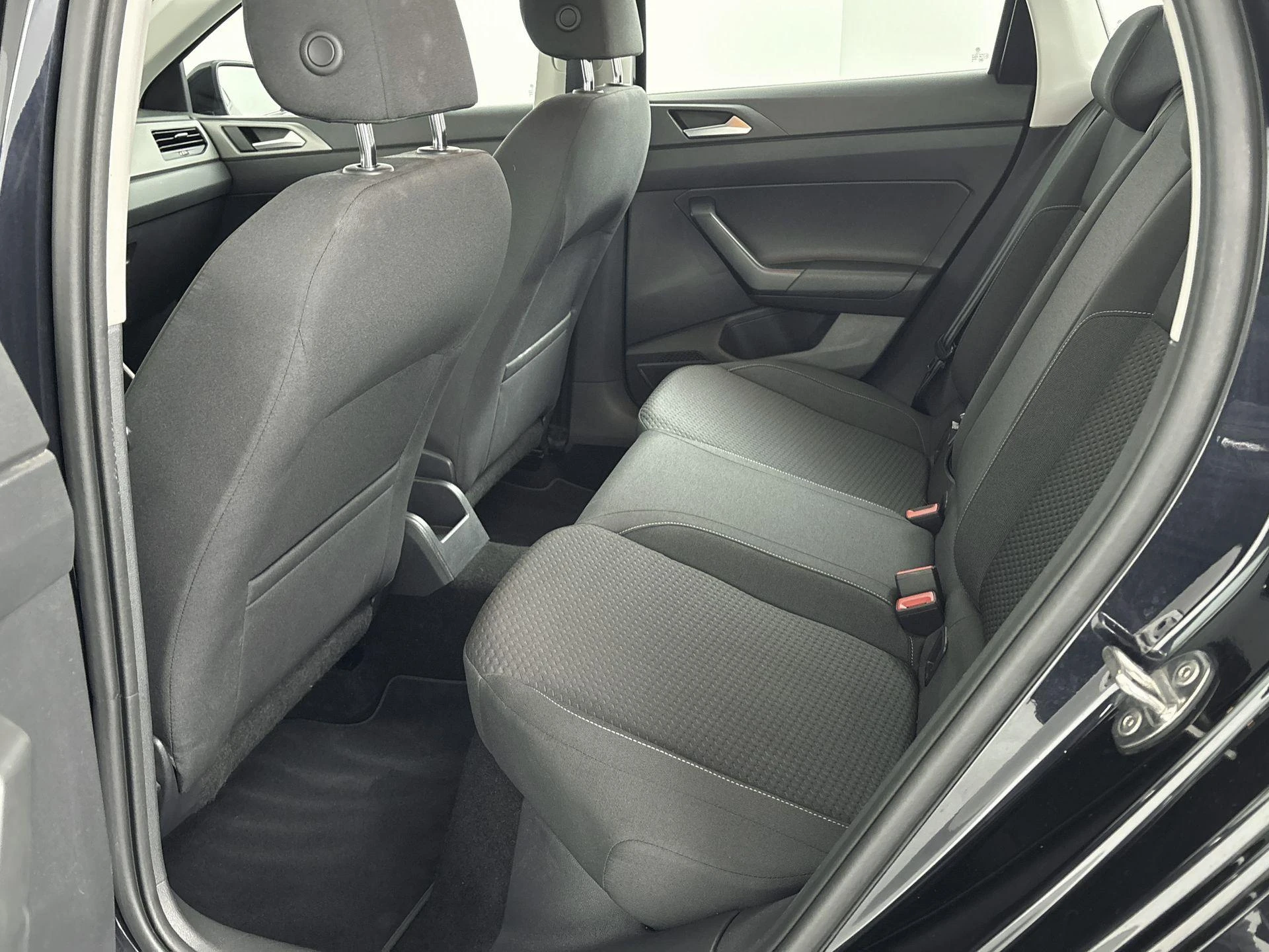 Volkswagen-Polo-image-23