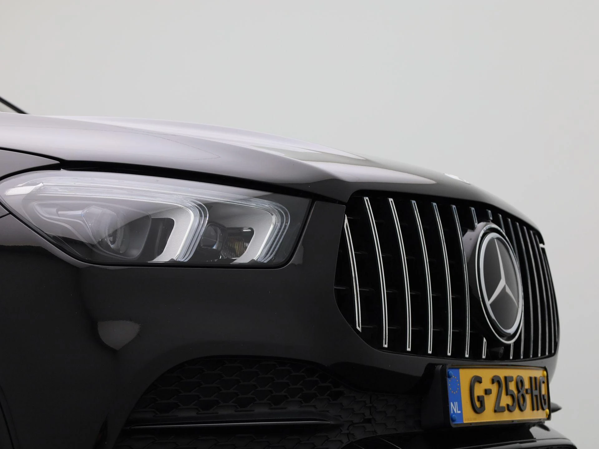 Mercedes-Benz-GLE-image-65