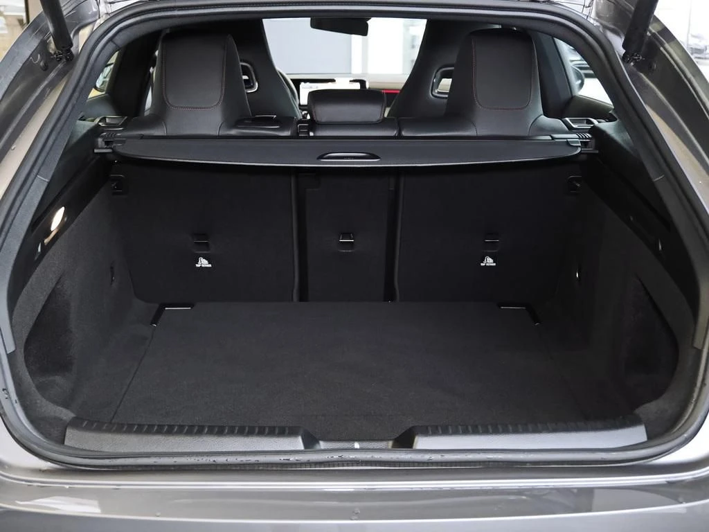 Mercedes-Benz-CLA 200-image-15