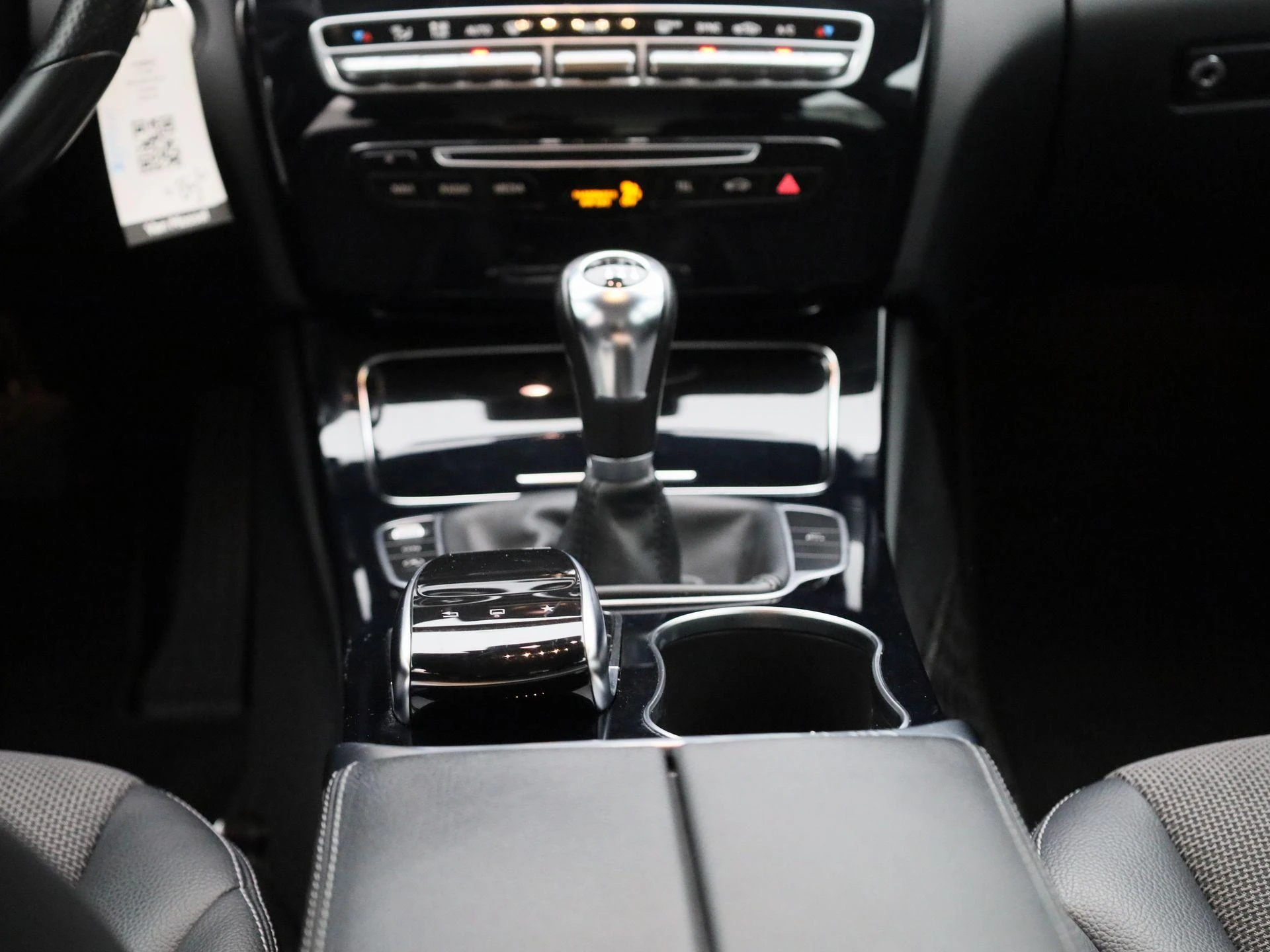 Mercedes-Benz-C-Klasse-image-10