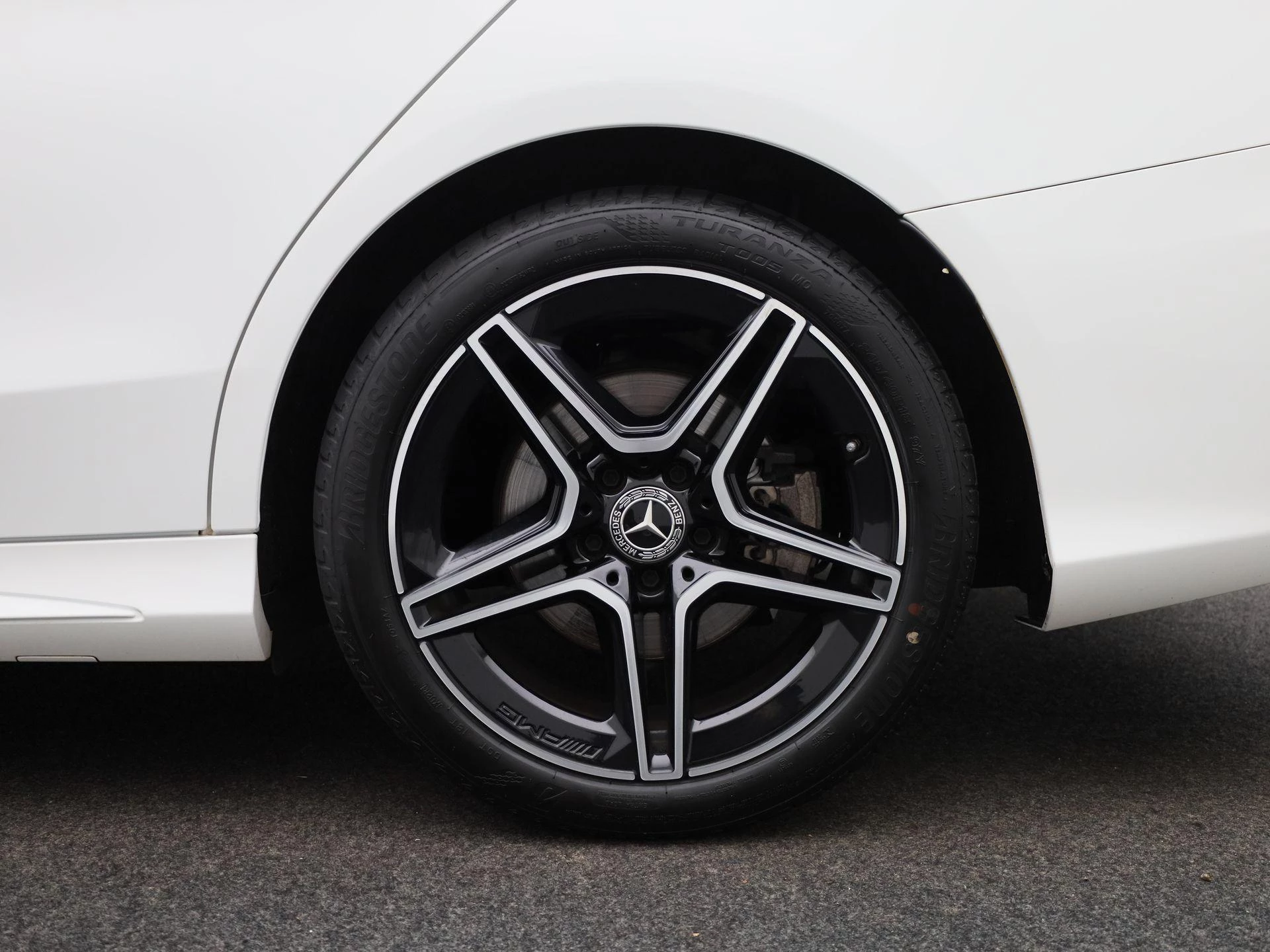 Mercedes-Benz-C-Klasse-image-11