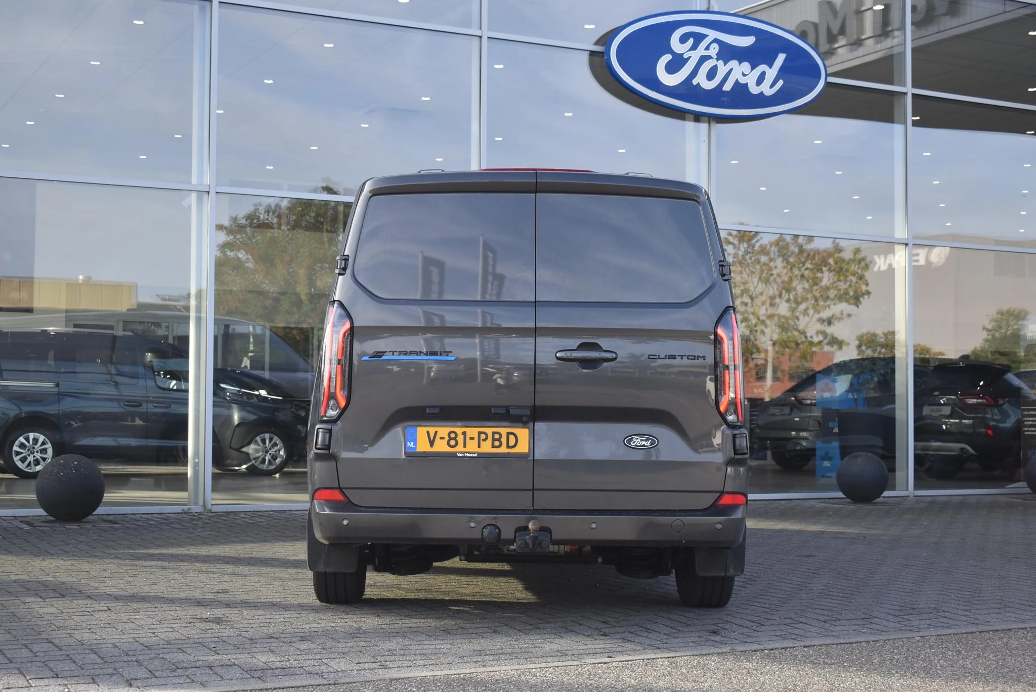 Ford-E-Transit Custom-image-5