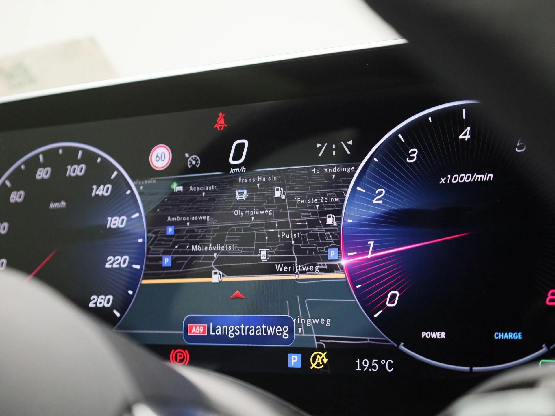 Mercedes-Benz-C-Klasse-image-24