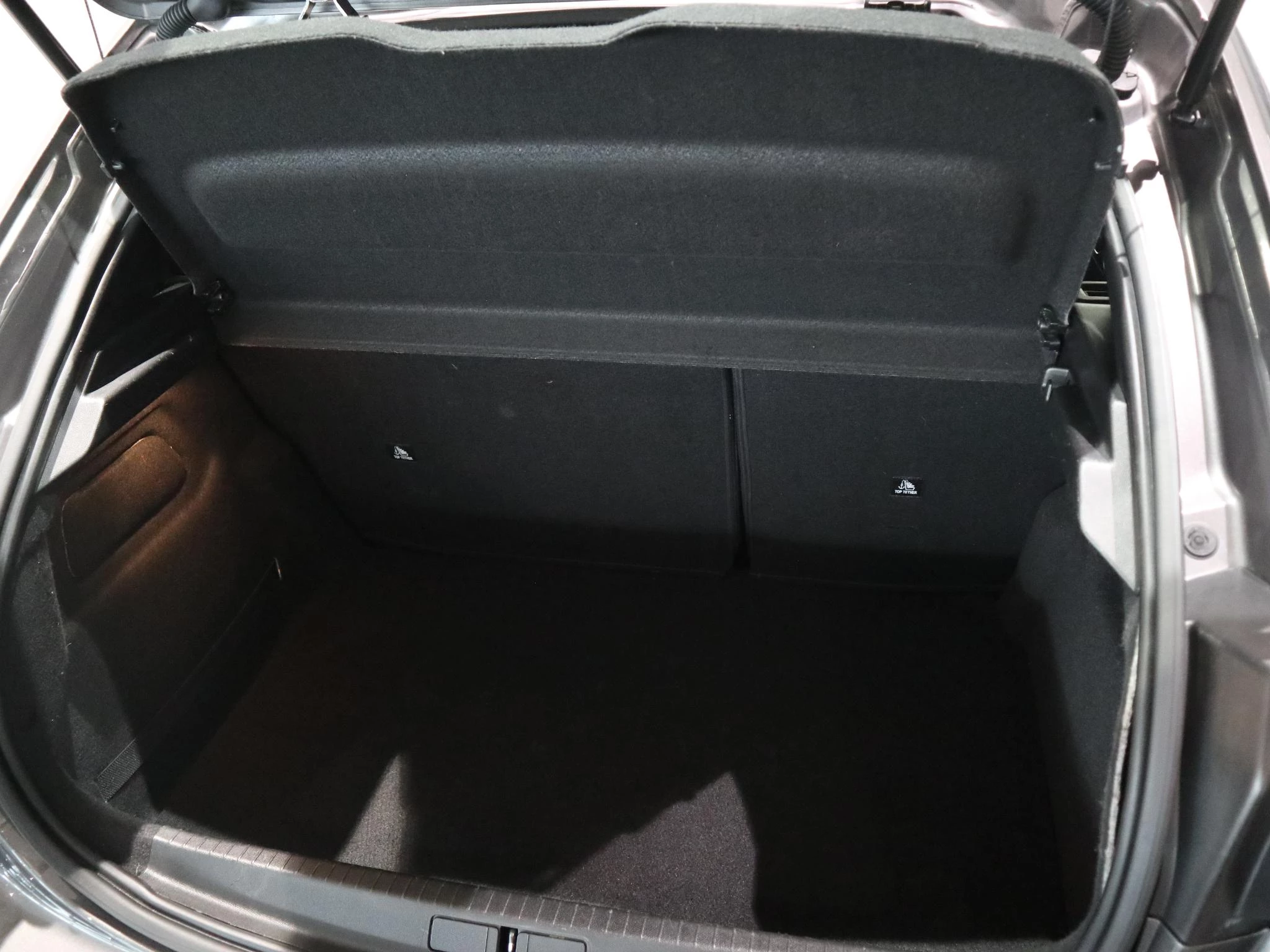 Peugeot-208-image-18