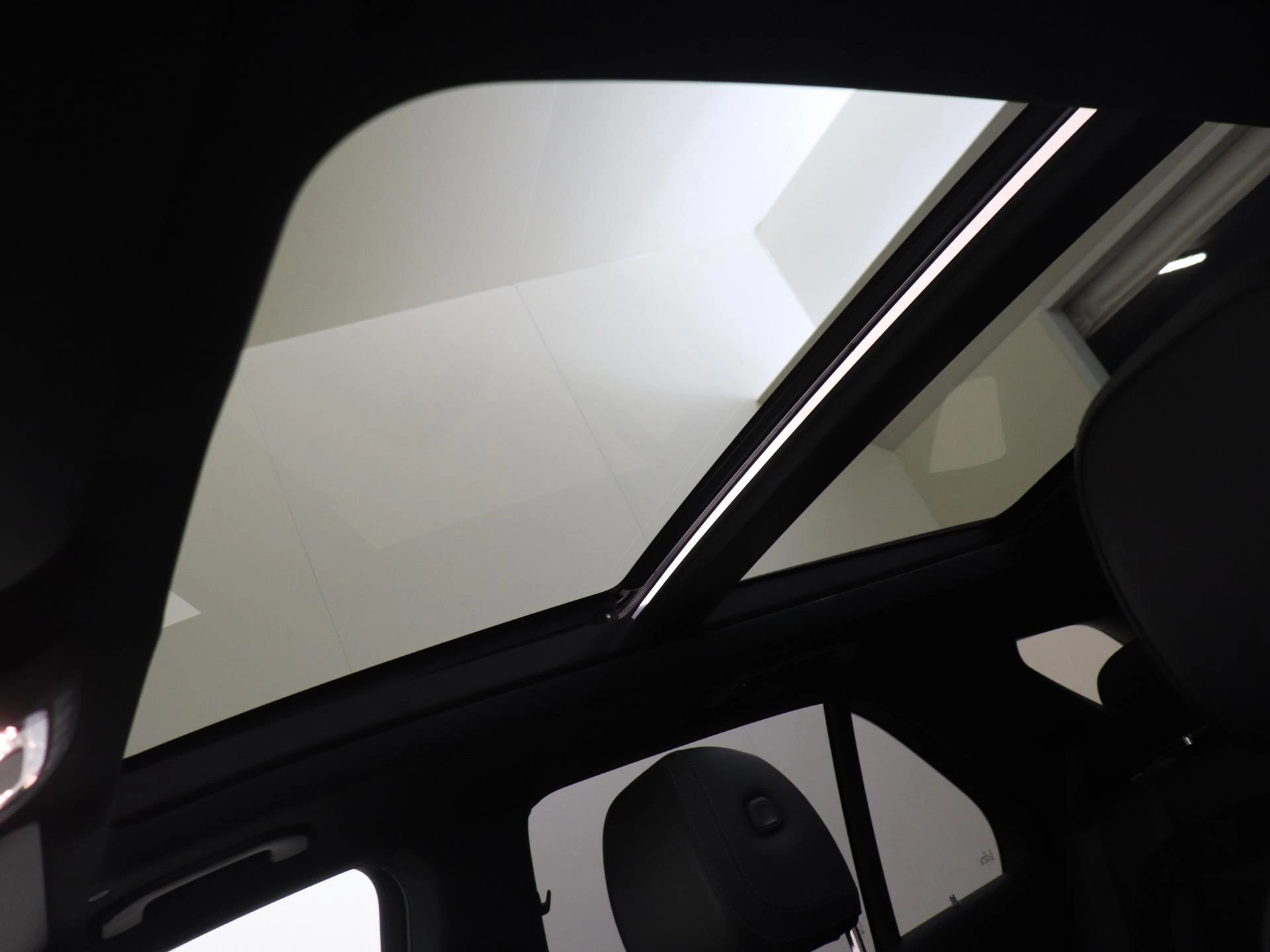 Mercedes-Benz-GLE-image-37
