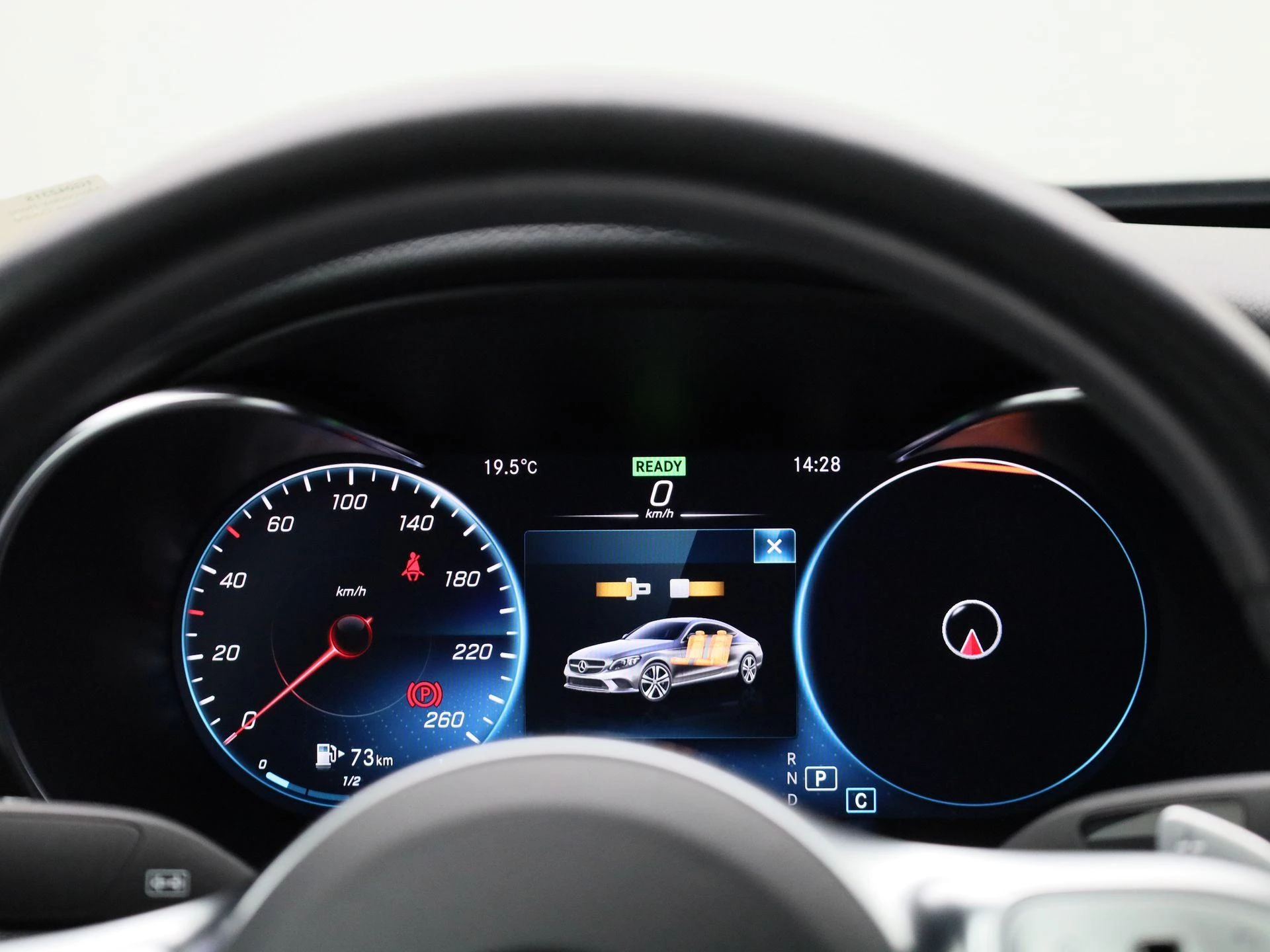 Mercedes-Benz-C-Klasse-image-7