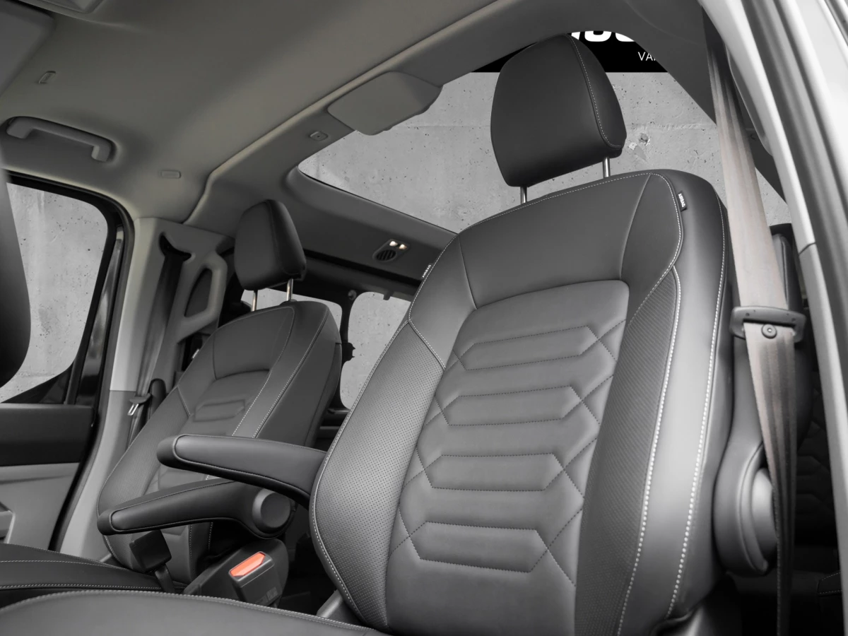 Ford-Tourneo Custom-image-6