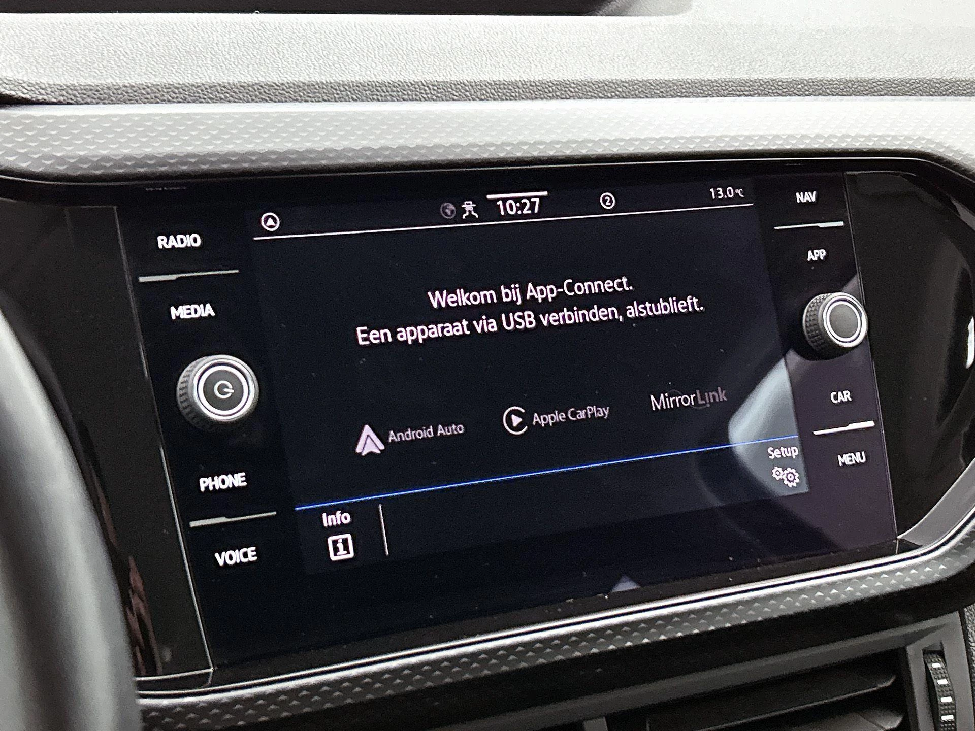 Volkswagen-T-Cross-image-13