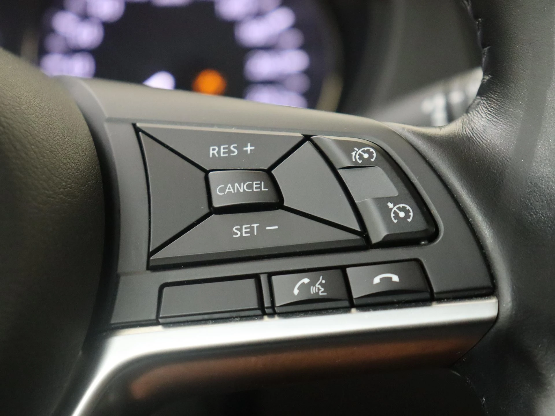 Nissan-X-Trail-image-12