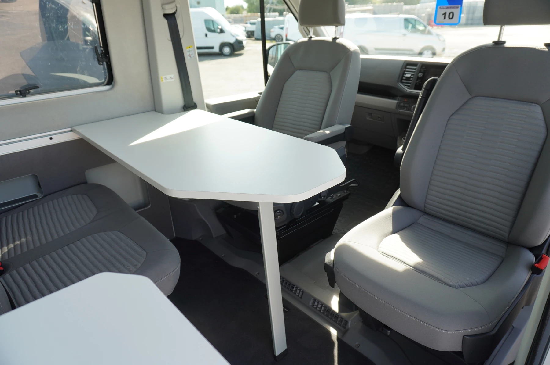 Volkswagen-California-image-11