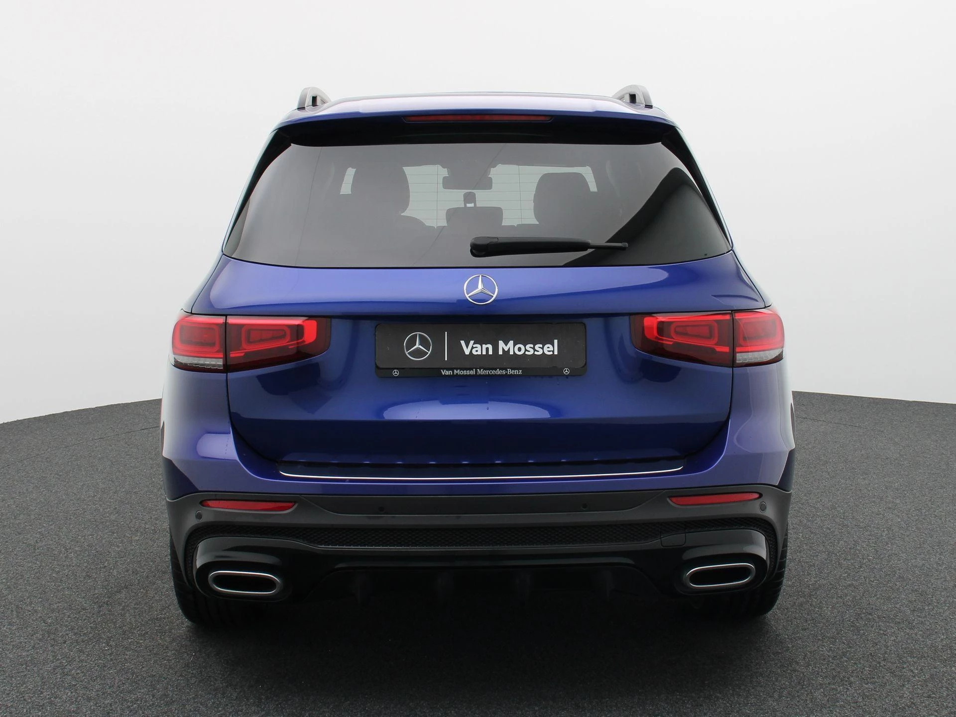 Mercedes-Benz GLB 180 AMG Line + LEDER + PANORAMISCH DAK + MULTIBEAM LED + NIGHT