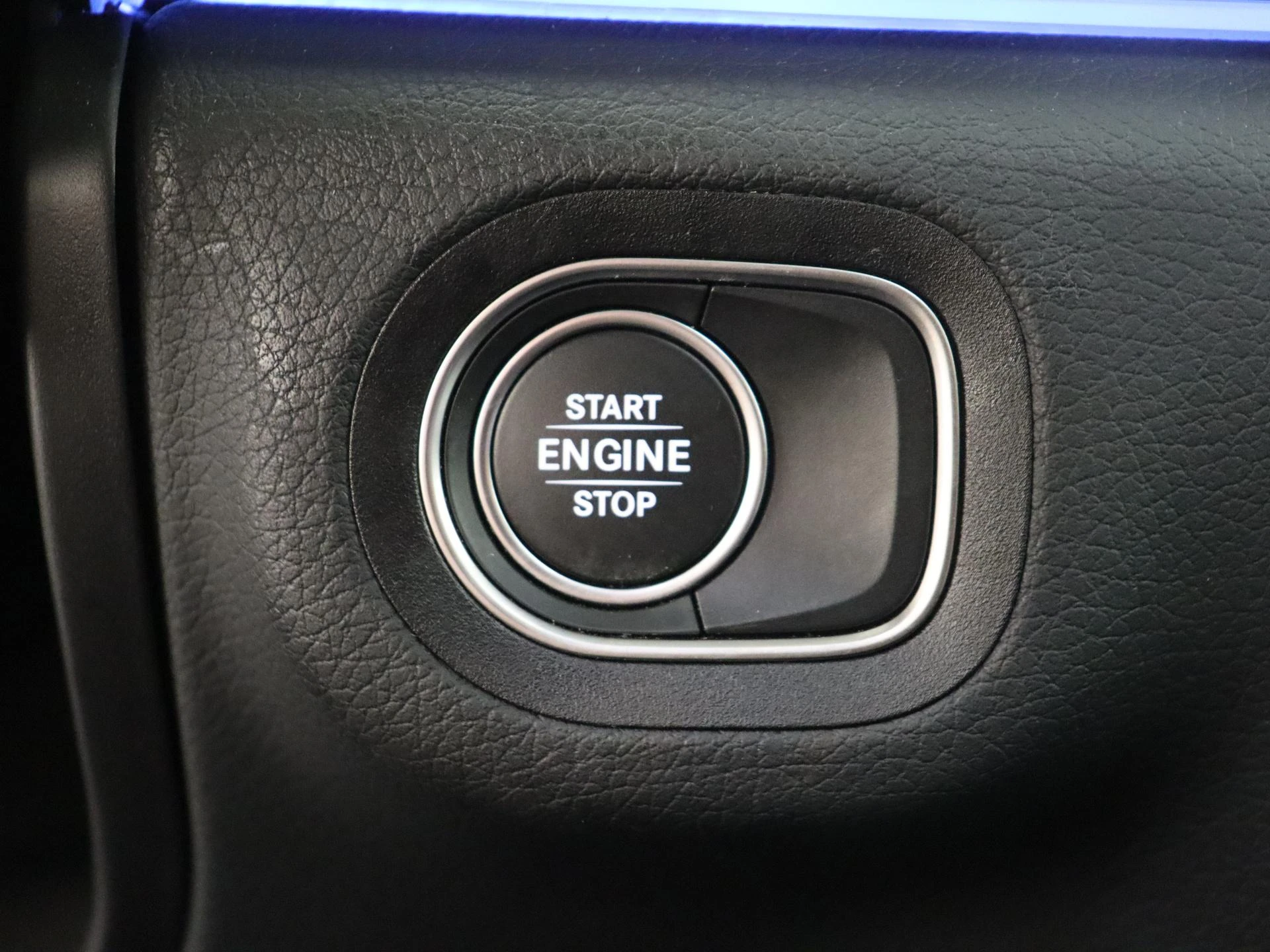 Mercedes-Benz-GLE-image-21