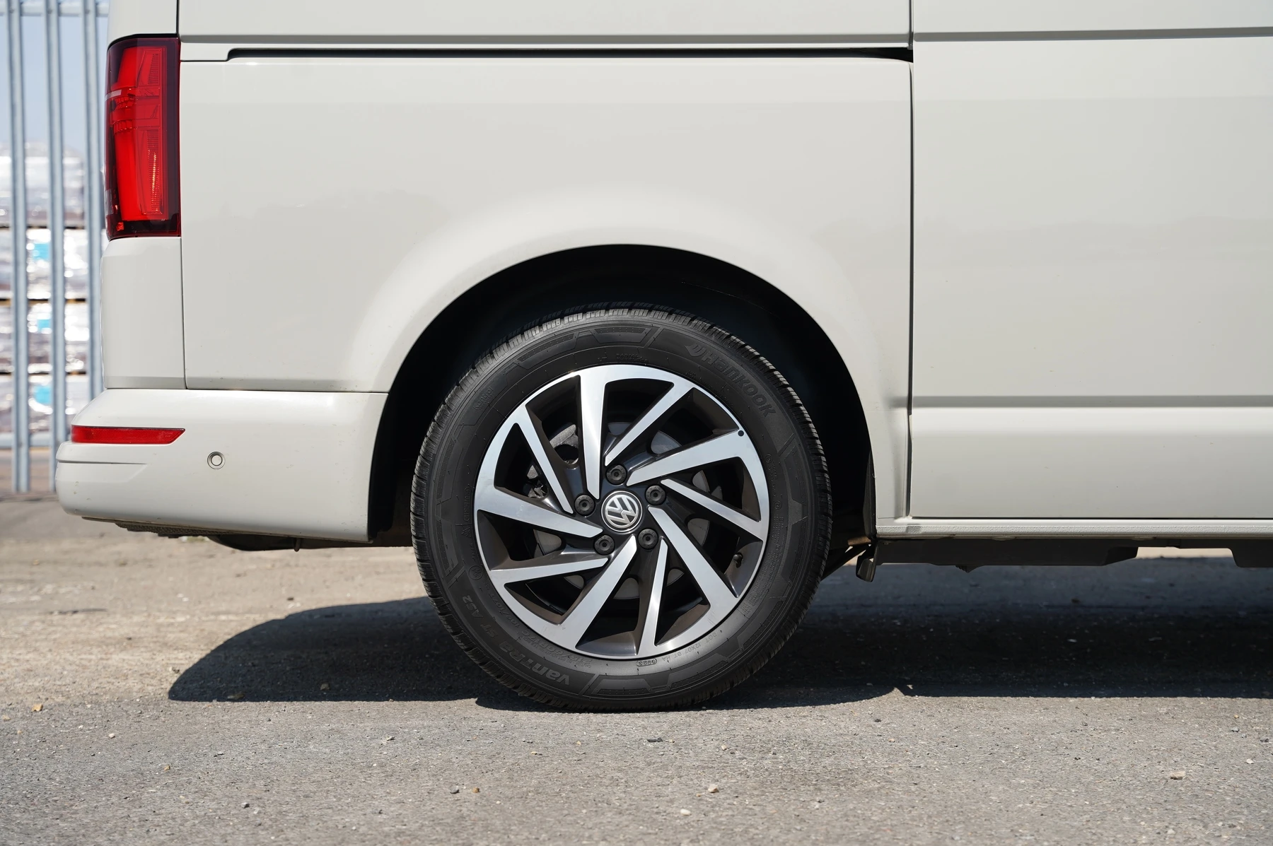 Volkswagen-California-image-26