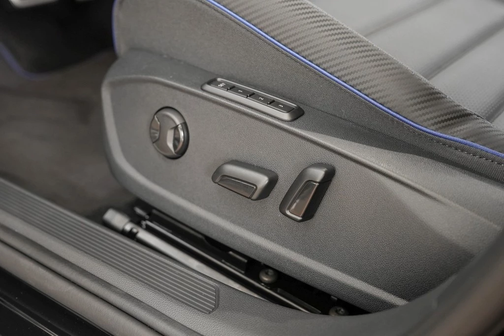 Volkswagen Golf VIII Variant 2.0 TSI 245 kW 4Motion R AHK