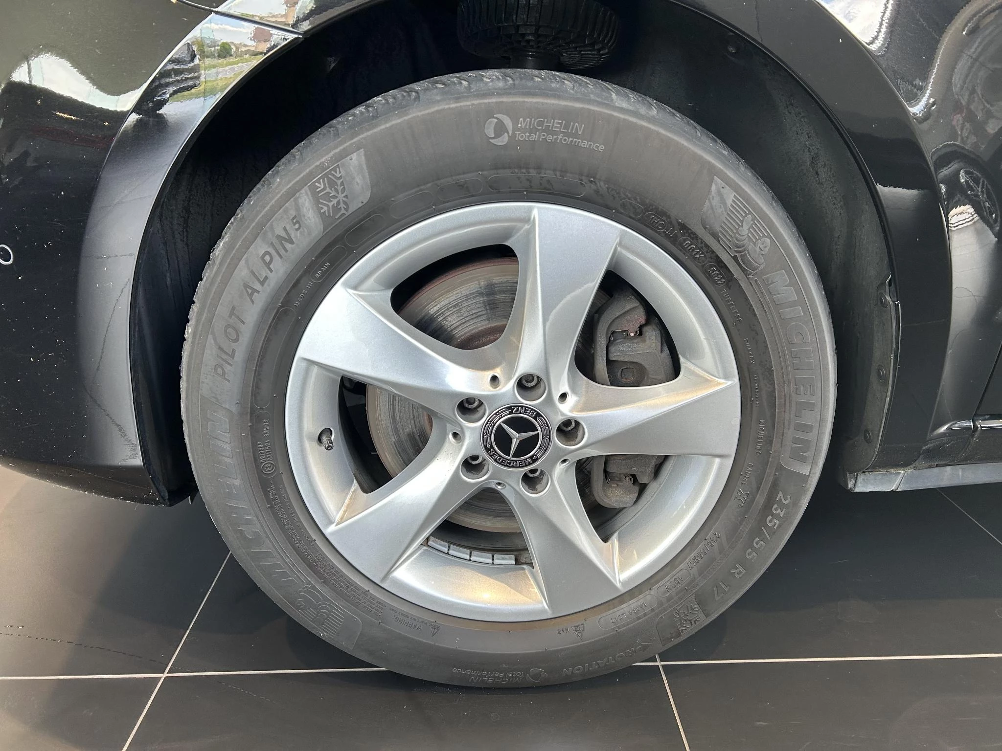 Mercedes-Benz-V-Klasse-image-14