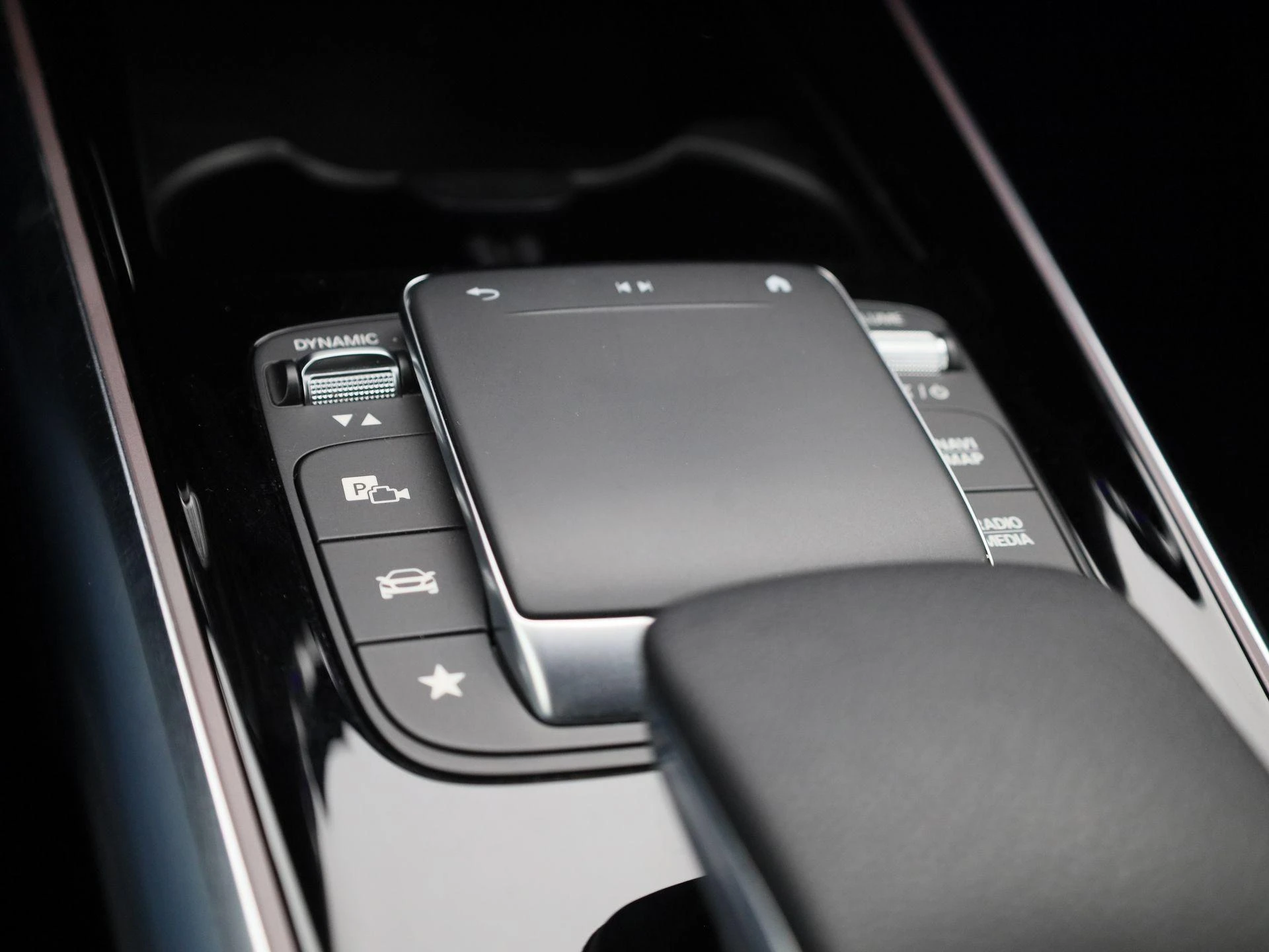 Mercedes-Benz-EQA-image-22