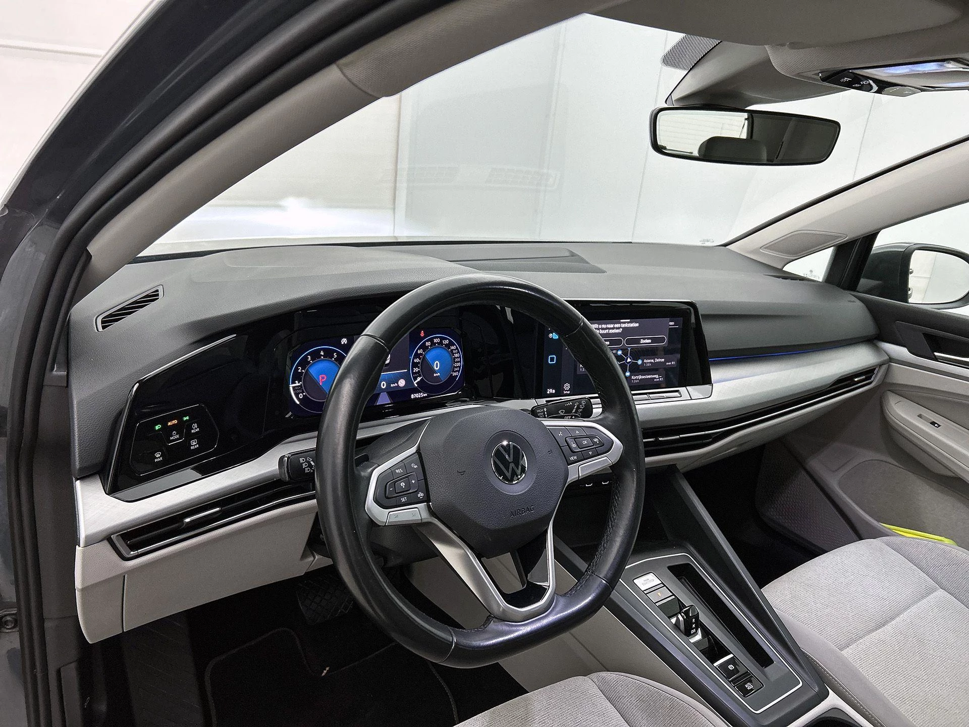 Volkswagen-Golf-image-18