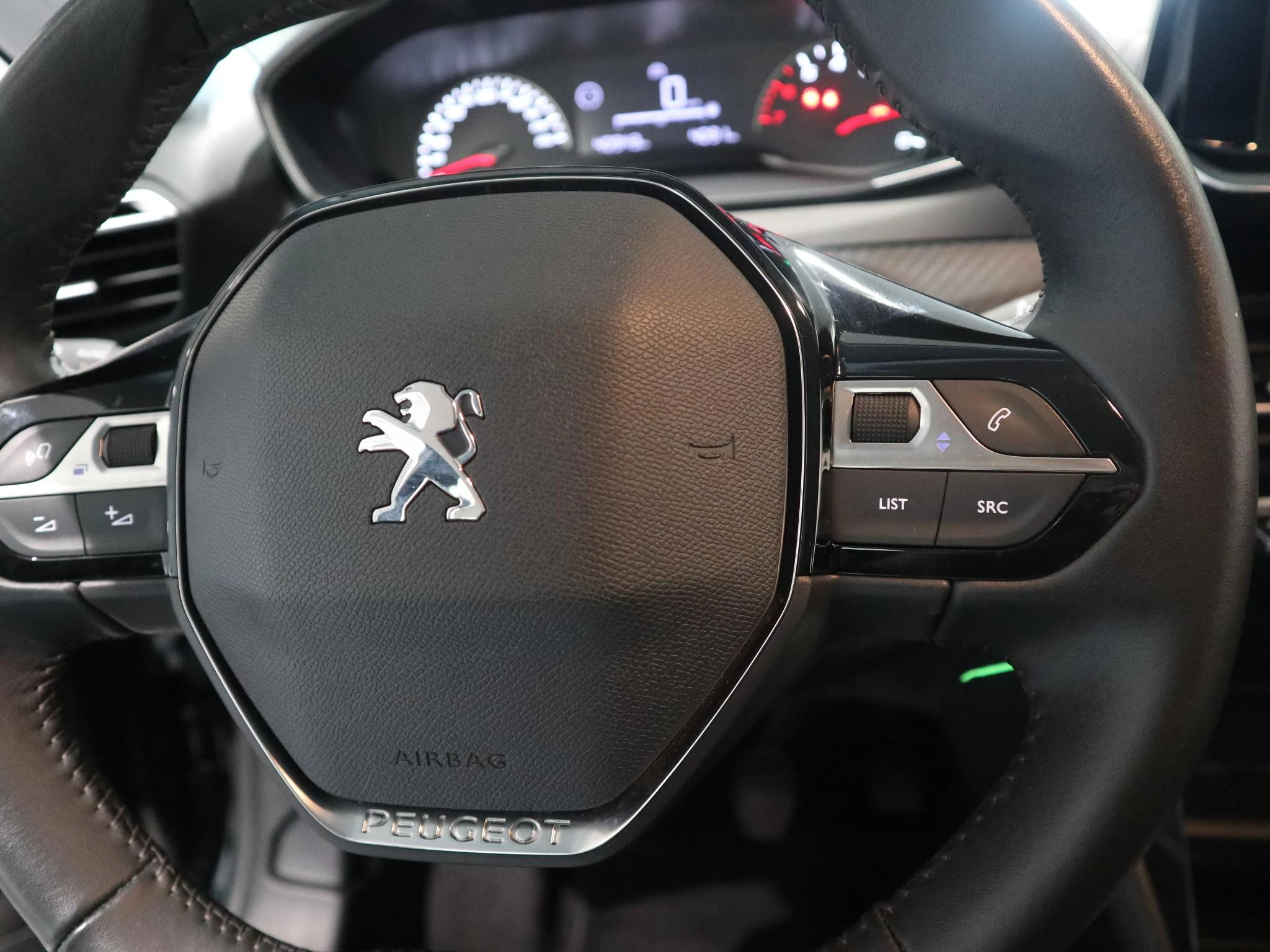 Peugeot-208-image-13
