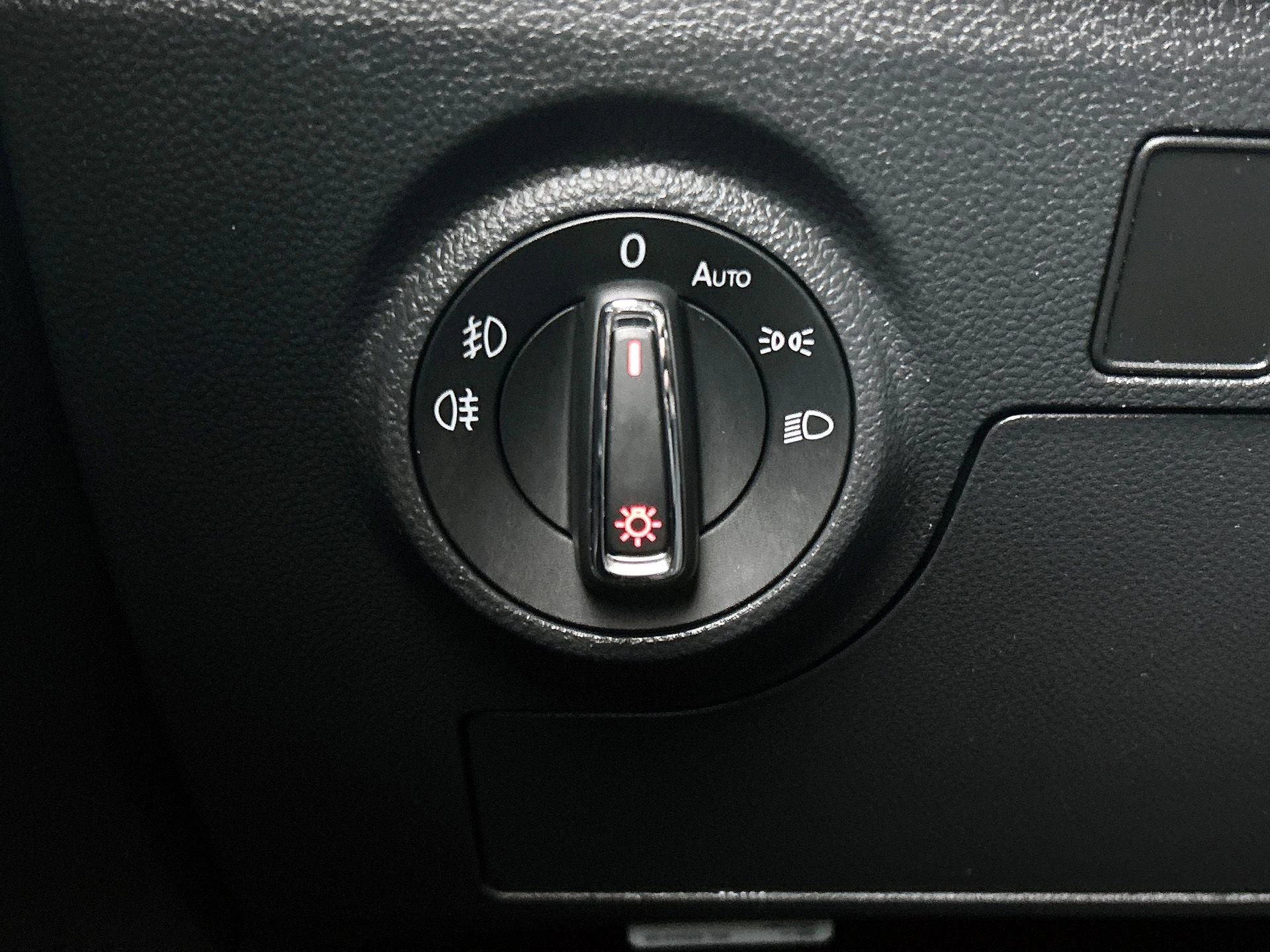 SEAT-Arona-image-15