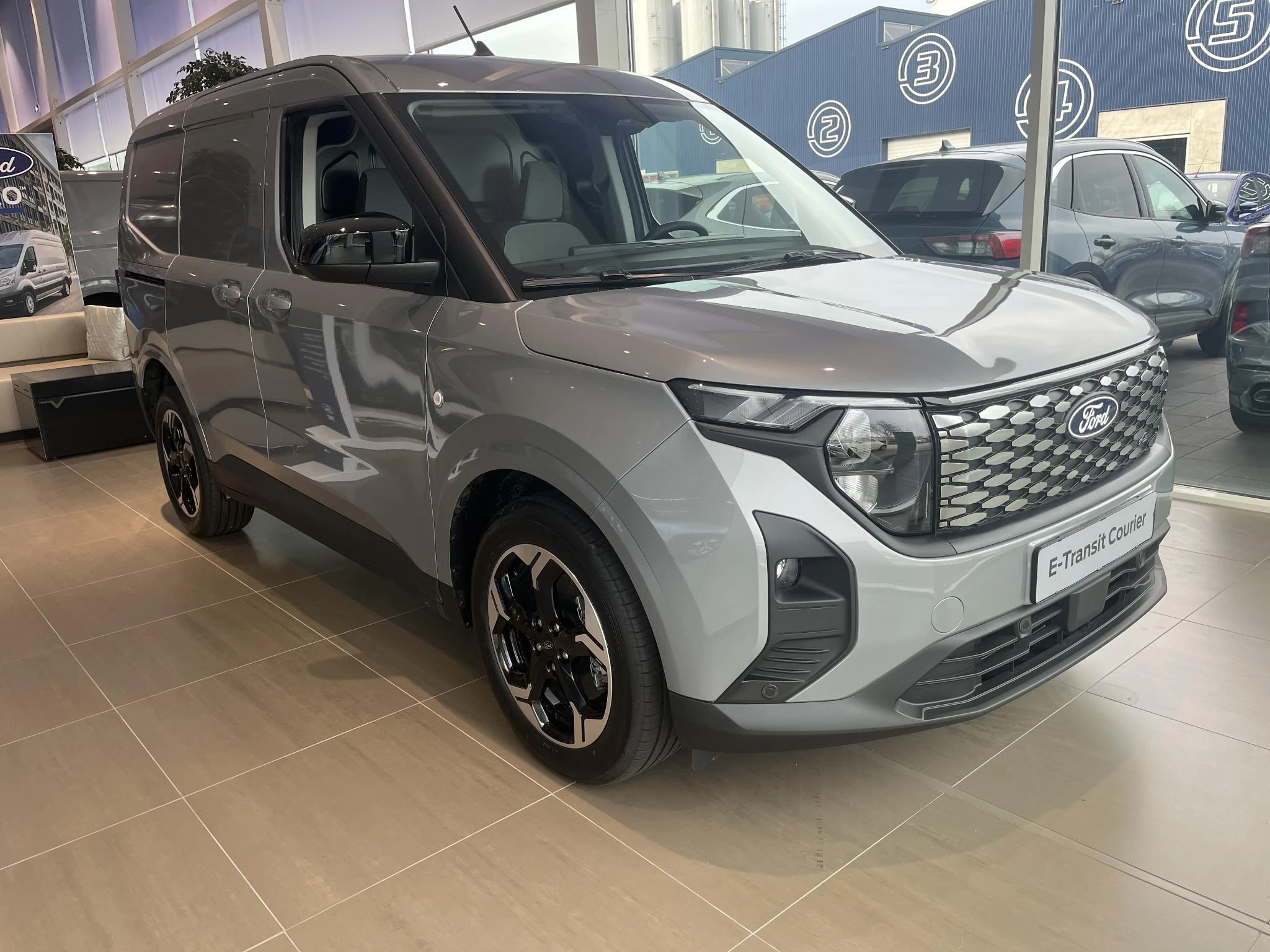 Ford-E-Transit-image-1