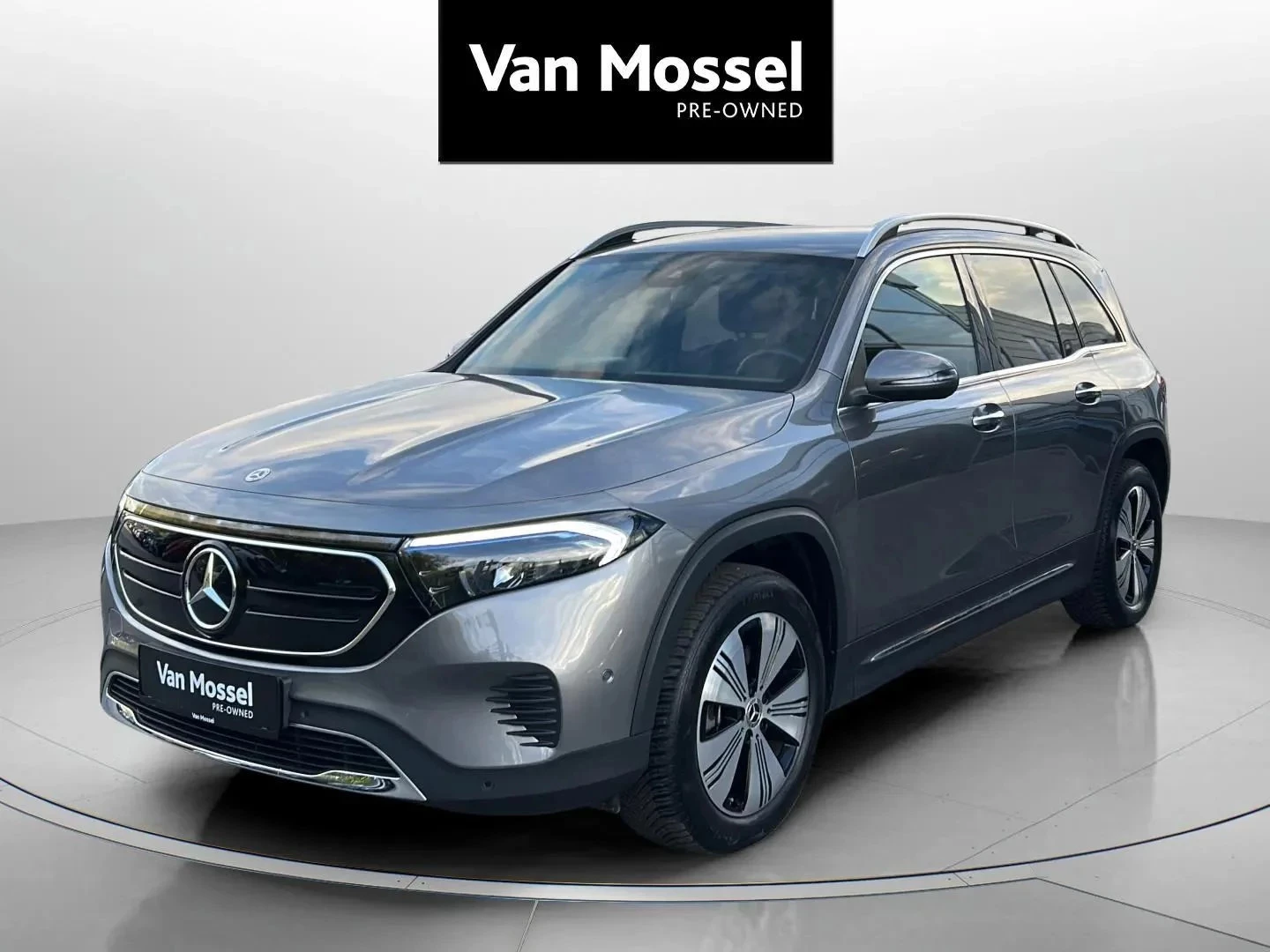 Mercedes-Benz-EQB-image-0