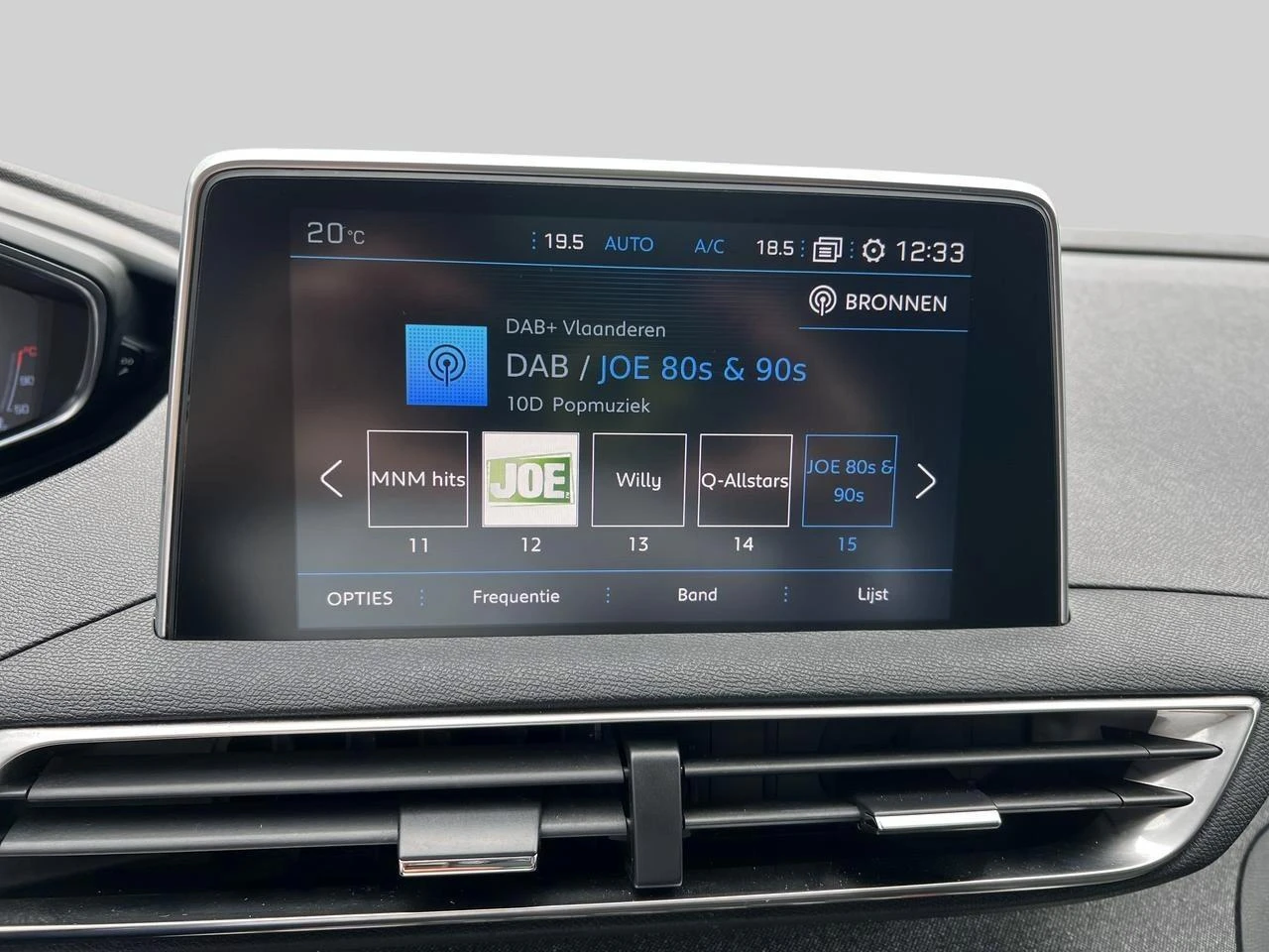 Peugeot-5008-image-10