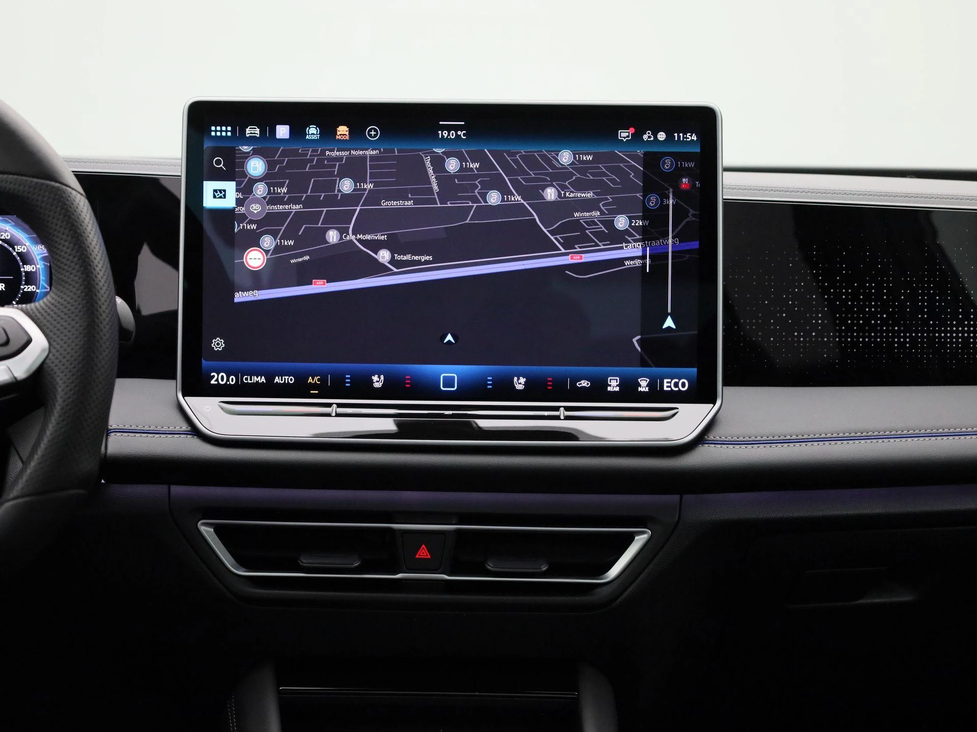 Volkswagen-Tiguan-image-8