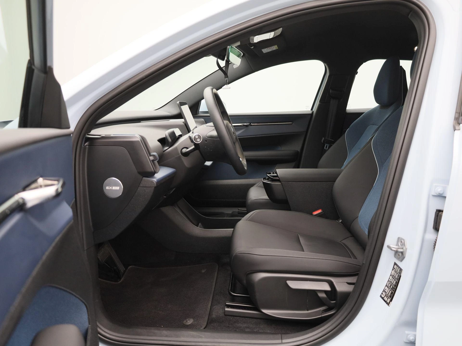 Volvo-EX30-image-8