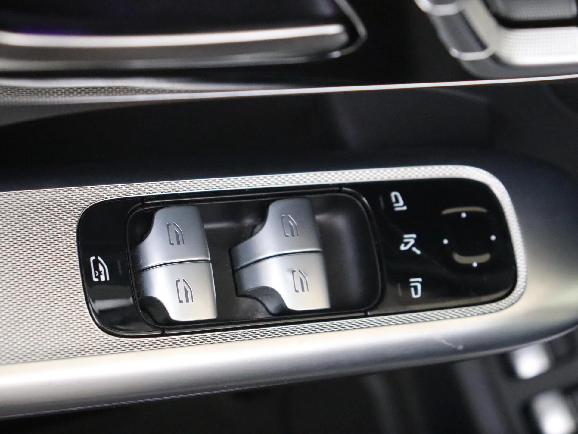 Mercedes-Benz-GLC-image-27