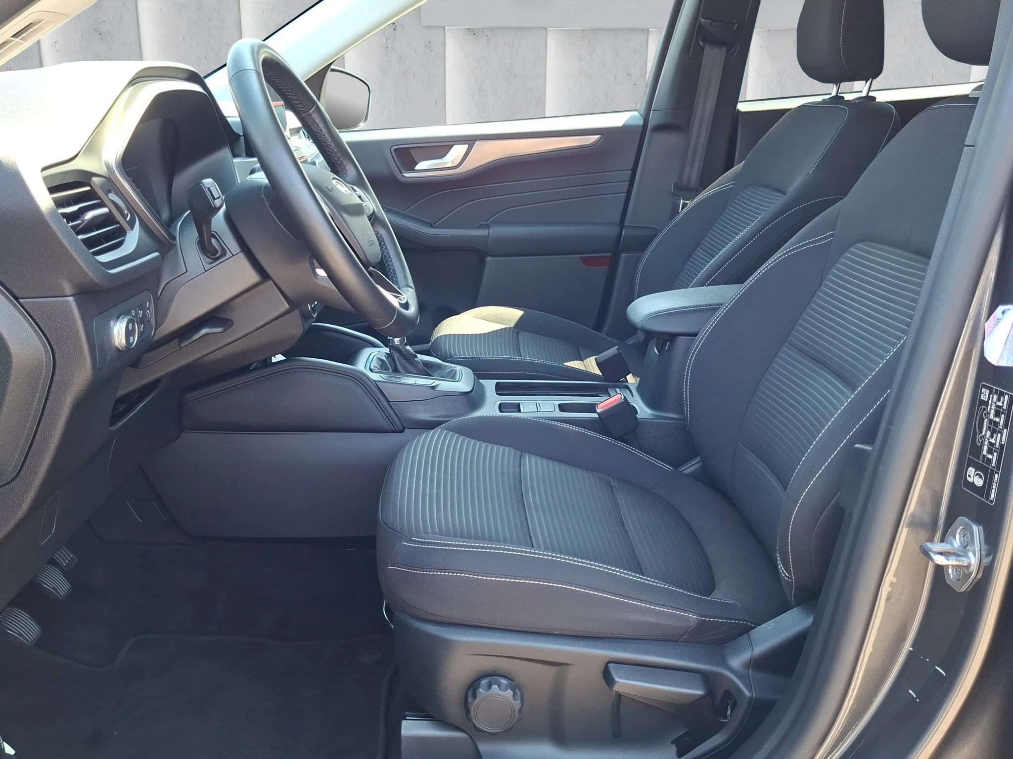 Ford Kuga Titanium 1.5 EB LED | GJR | RFK | SHZ | PDC | LMF | Navi | Klima | BT