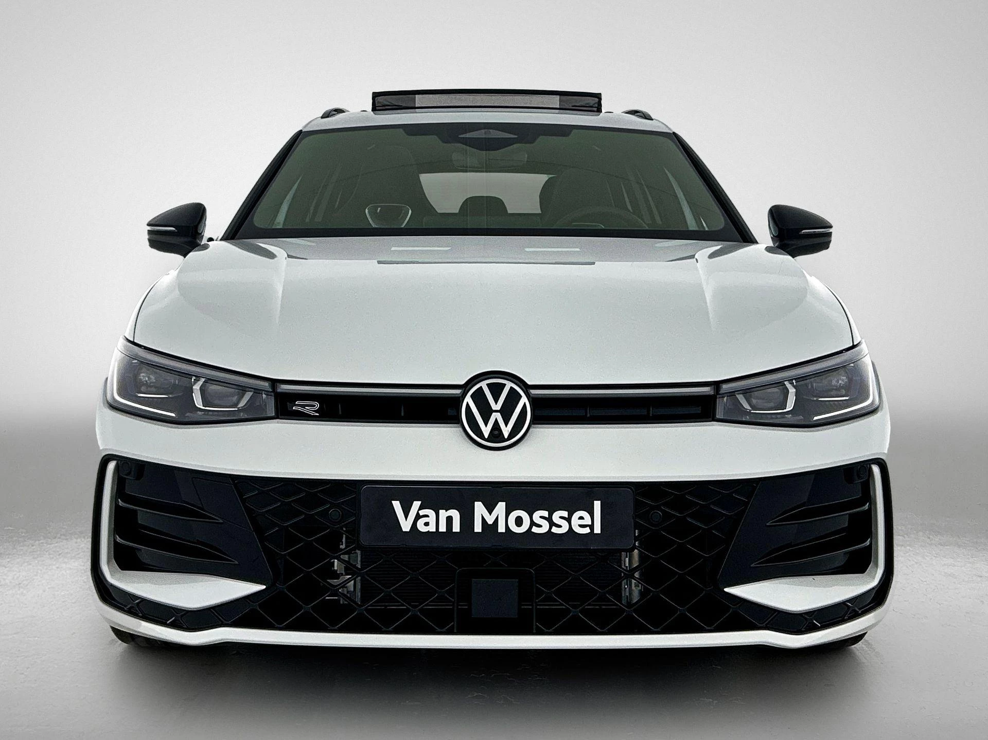 Volkswagen-Passat-image-4