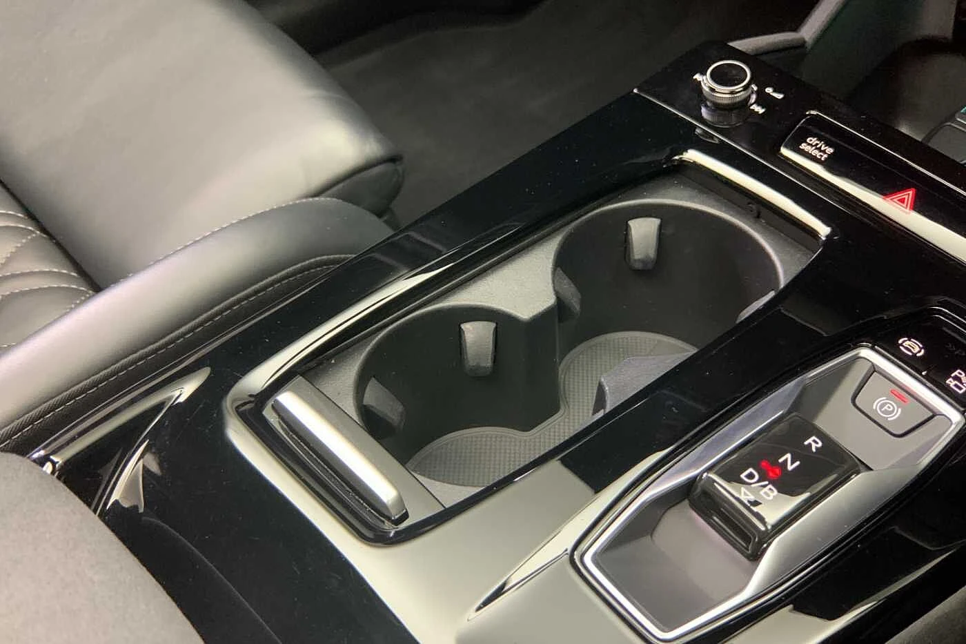 Audi-Q6 e-tron-image-23
