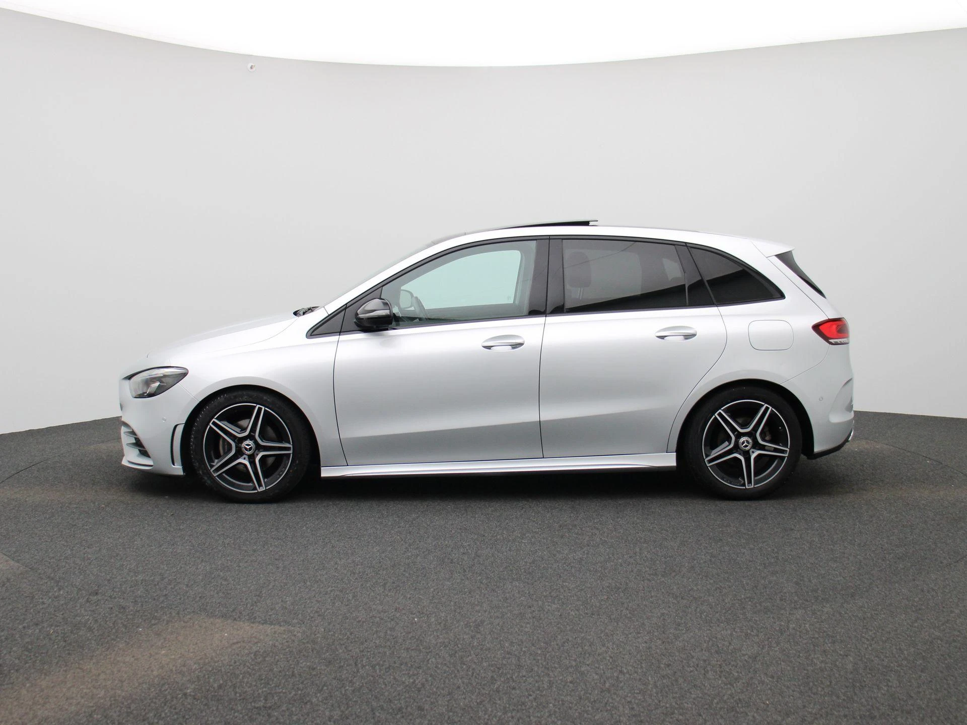 Mercedes-Benz-B-Klasse-image-3