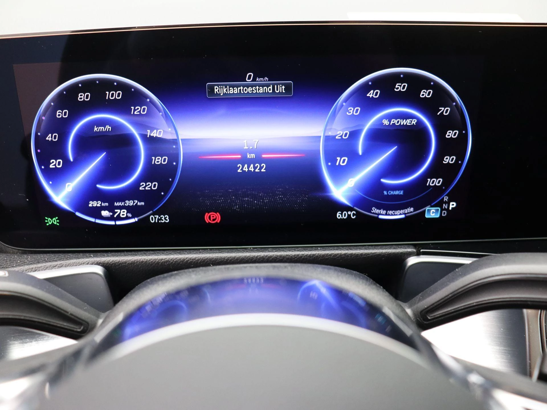 Mercedes-Benz-EQB-image-8