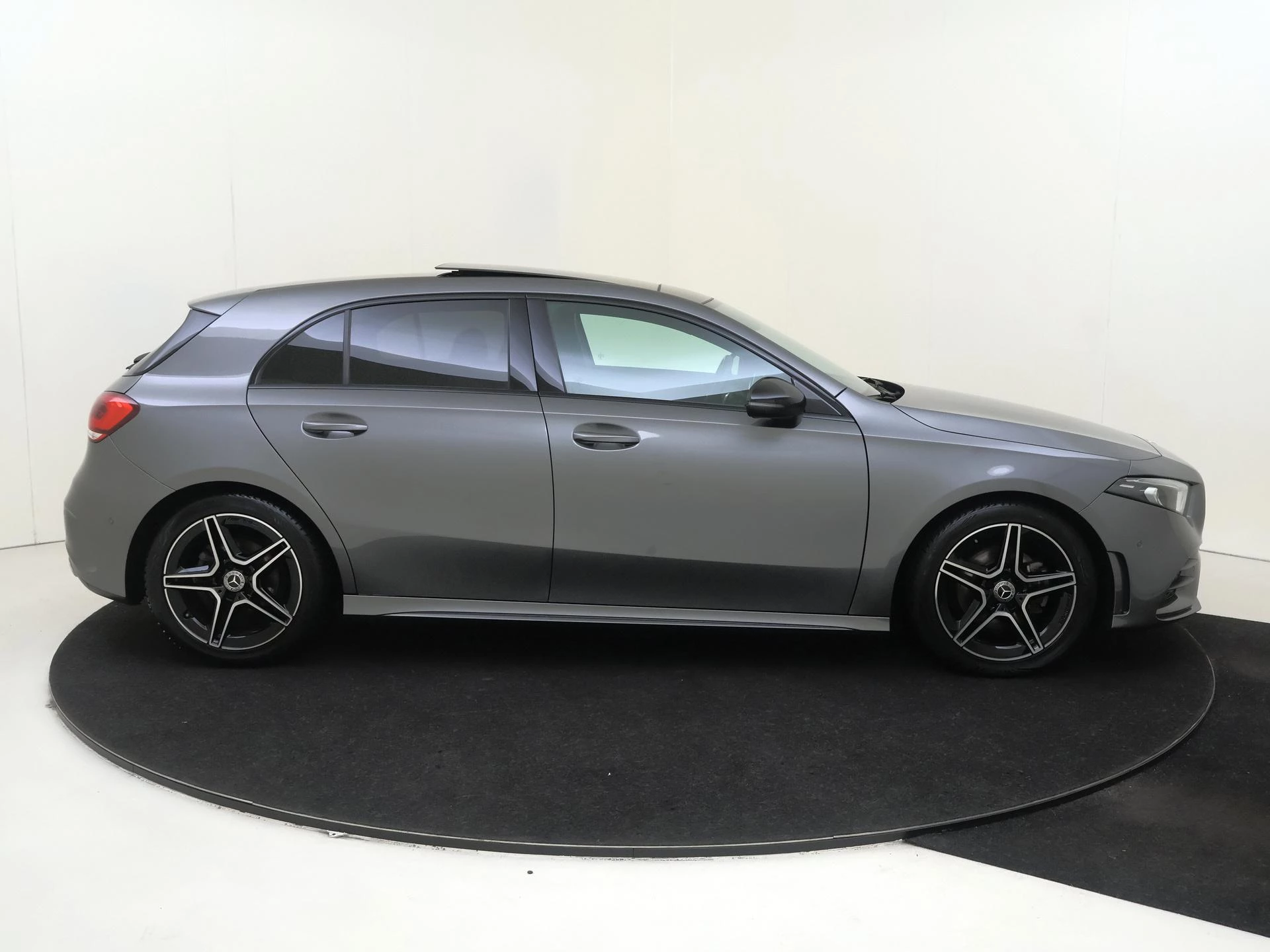 Mercedes-Benz A-Klasse 180 Business Solution AMG