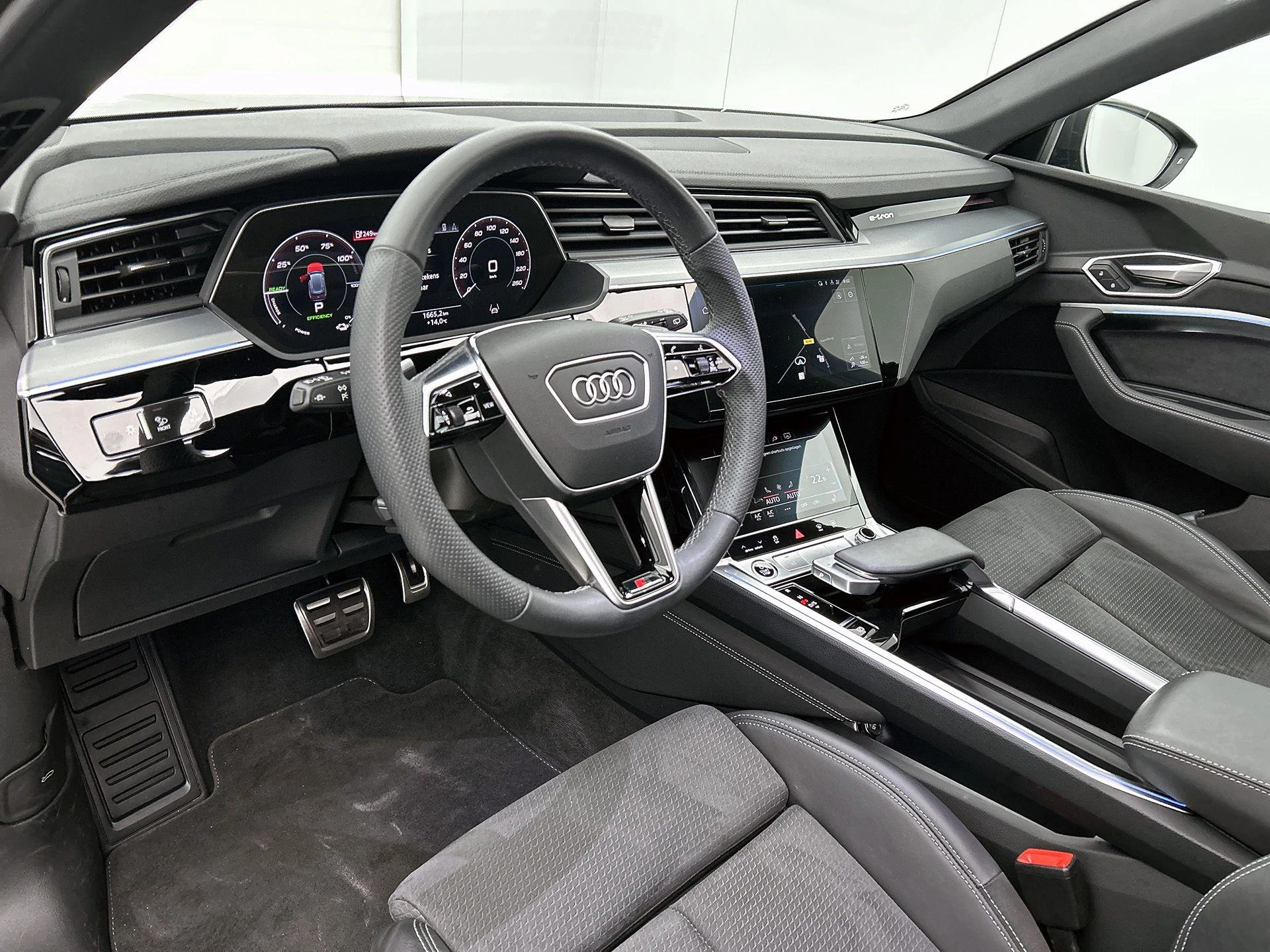 Audi Q8 e-tron 50 quattro S Edition 95 kWh 340 PK