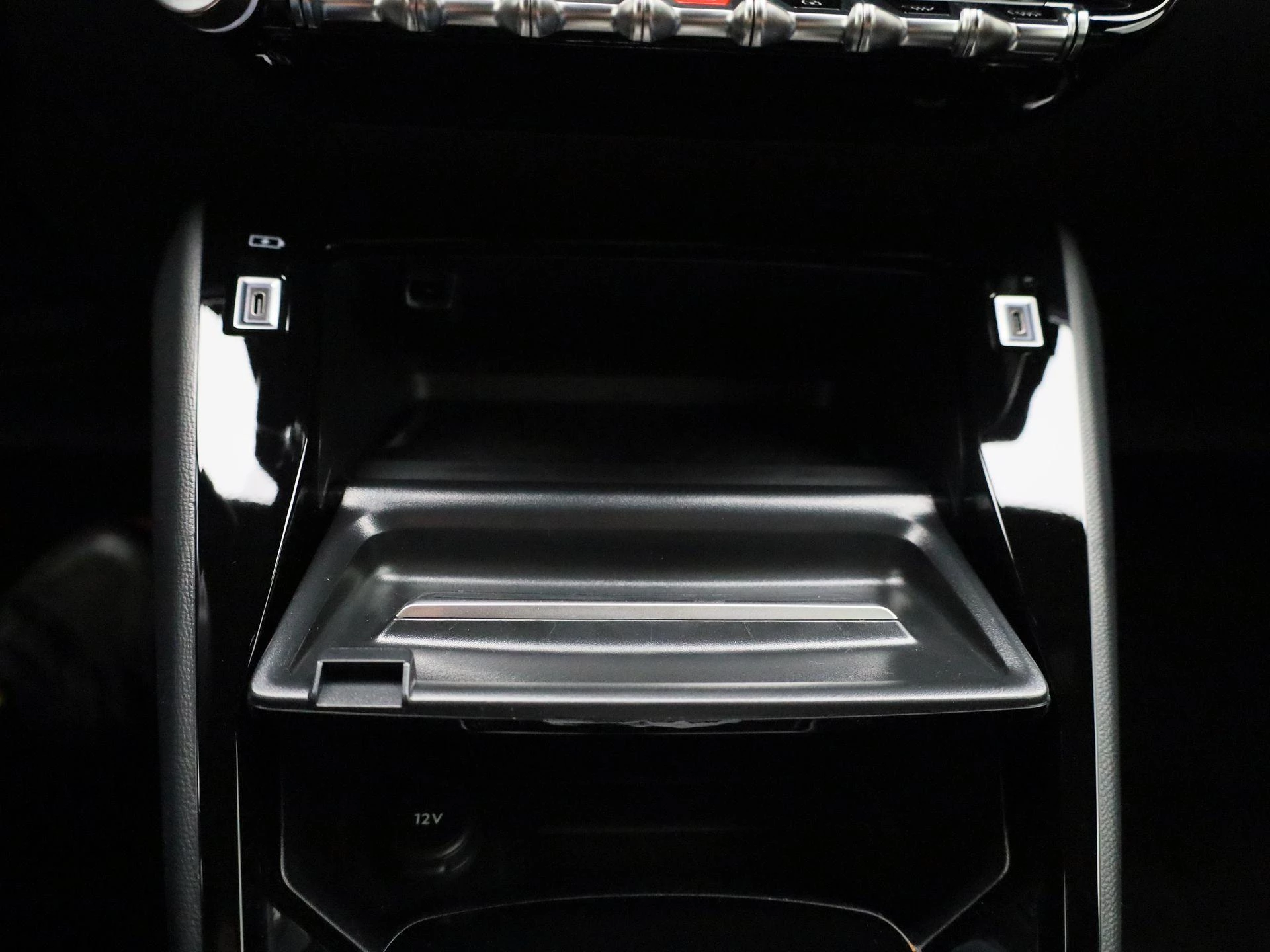 Peugeot 208 1.2 HYBRID 100 e-DSC6 GT