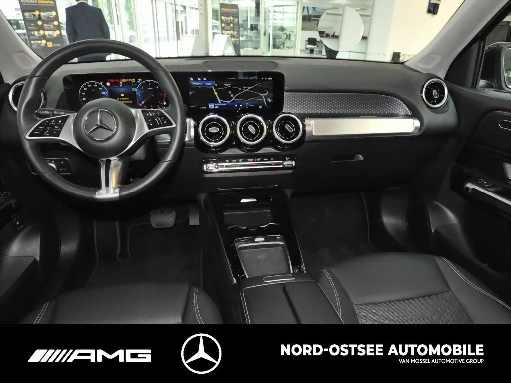 Mercedes-Benz-GLB-image-11