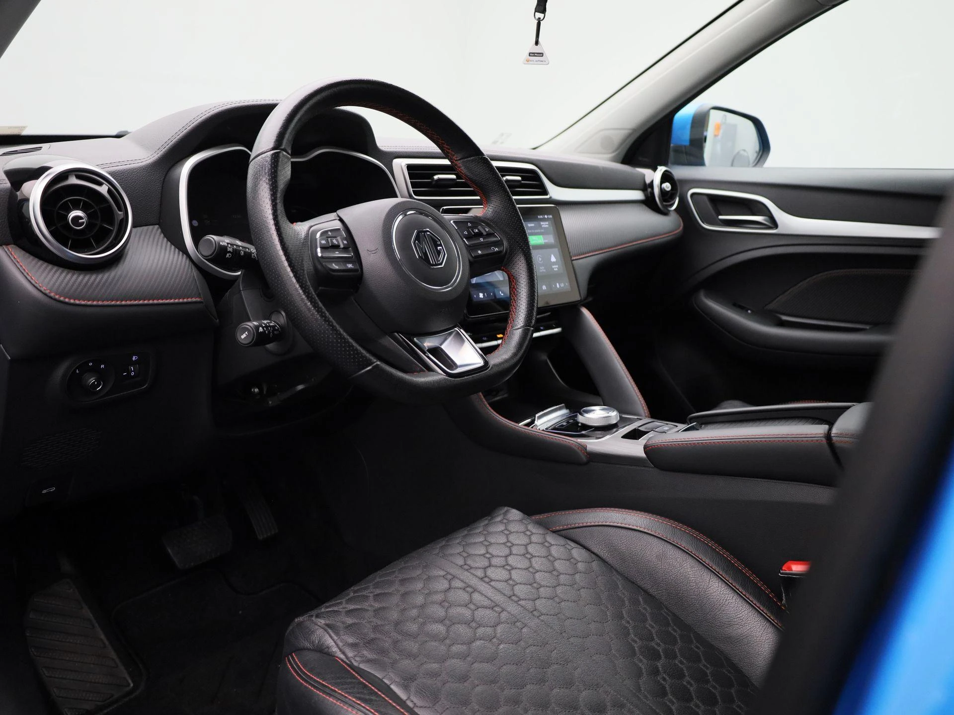 MG-ZS EV-image-30