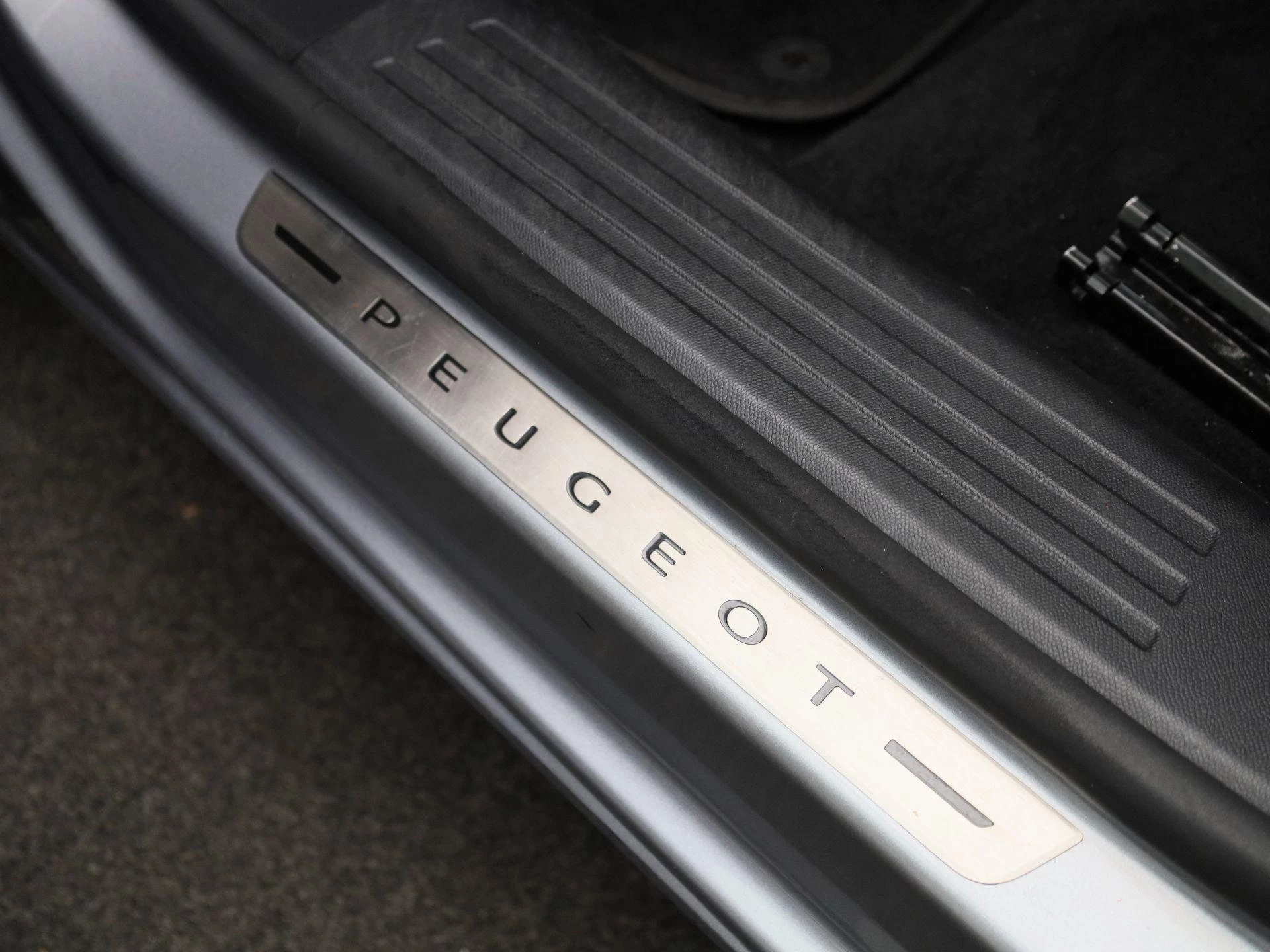 Peugeot e-2008 EV GT 50 kWh