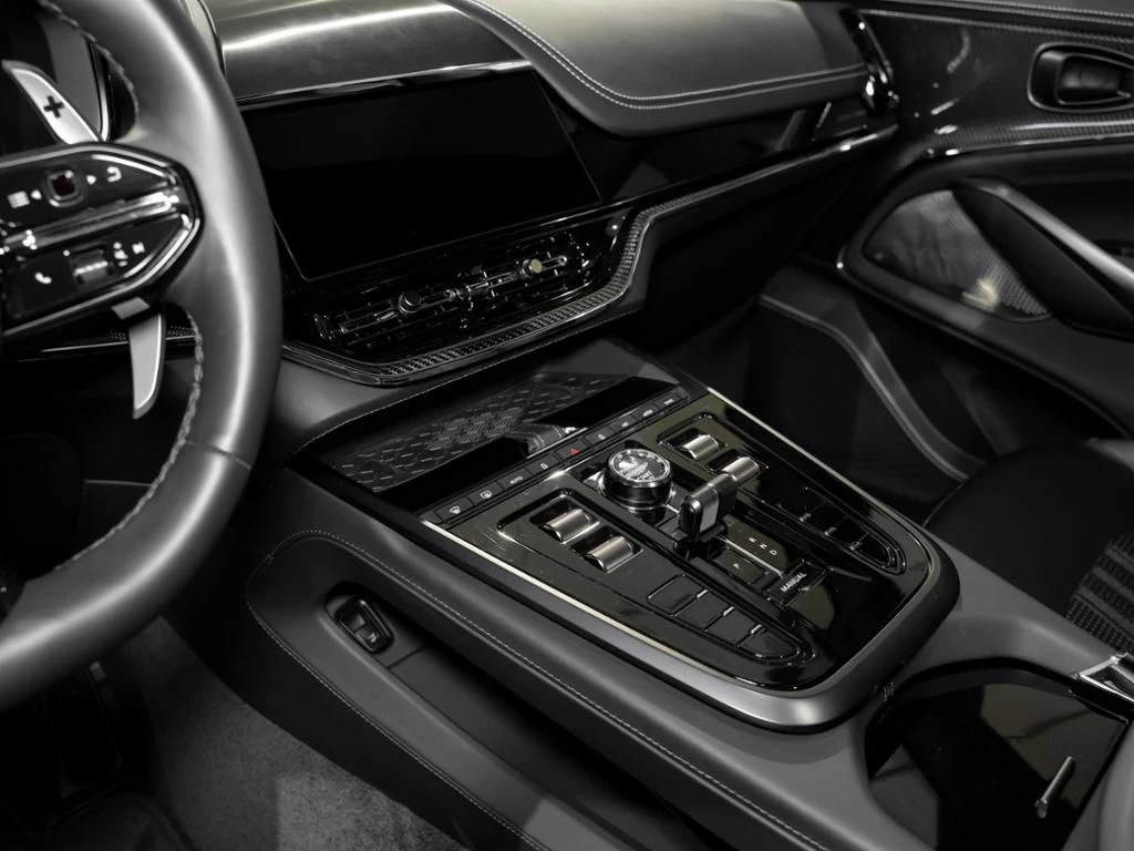 Aston Martin DBX 707 Aston Martin Hamburg