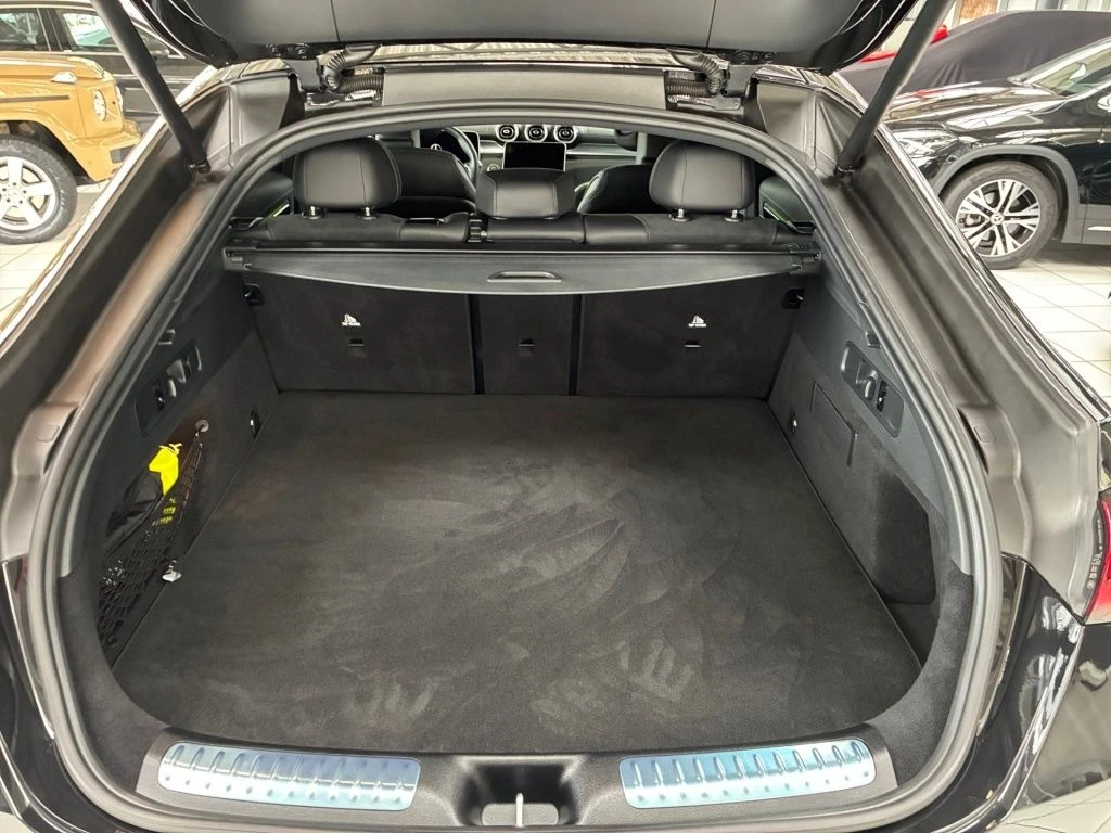 Mercedes-Benz-GLC 220 d-image-13