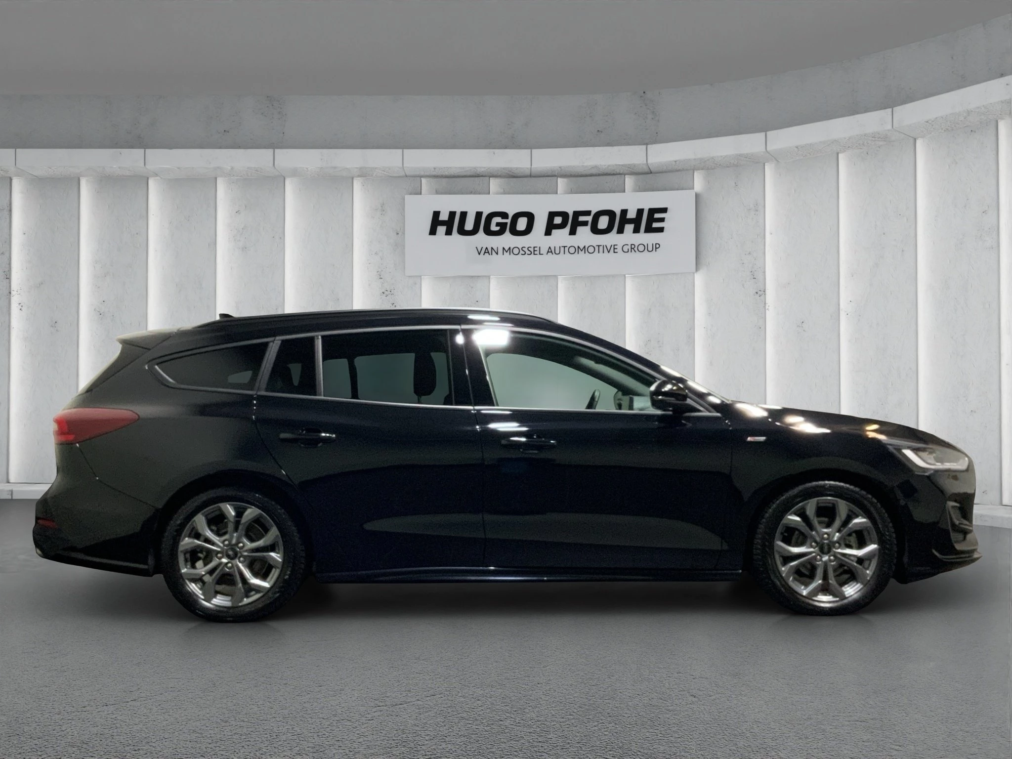 Ford Focus ST-Line X Turnier Aut.*AHK*ACC*HUD*KAM*NAVI*WINTER-PKT.