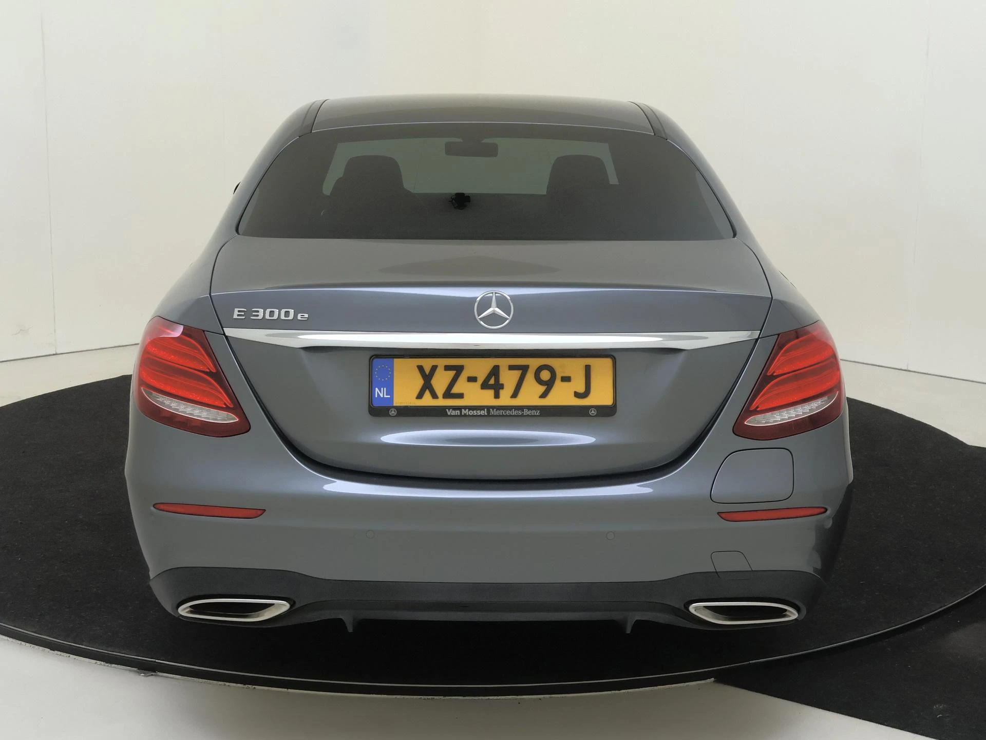 Mercedes-Benz-E-Klasse-image-6
