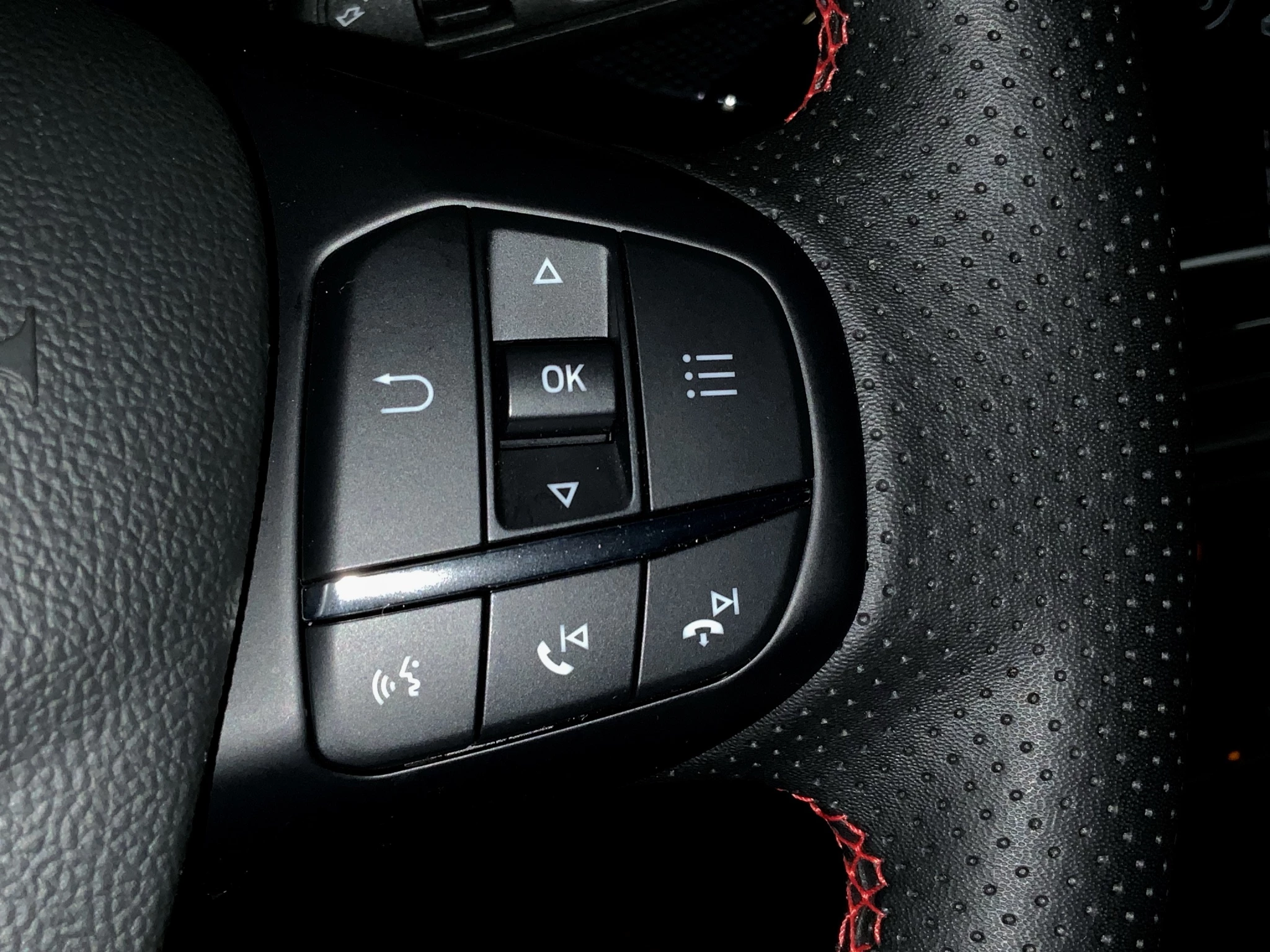 Ford Kuga ST-Line X*PANO*AHK*KAM*ACC*NAVI*SOUND-SYS. LED Pano SHZ 4xSHZ