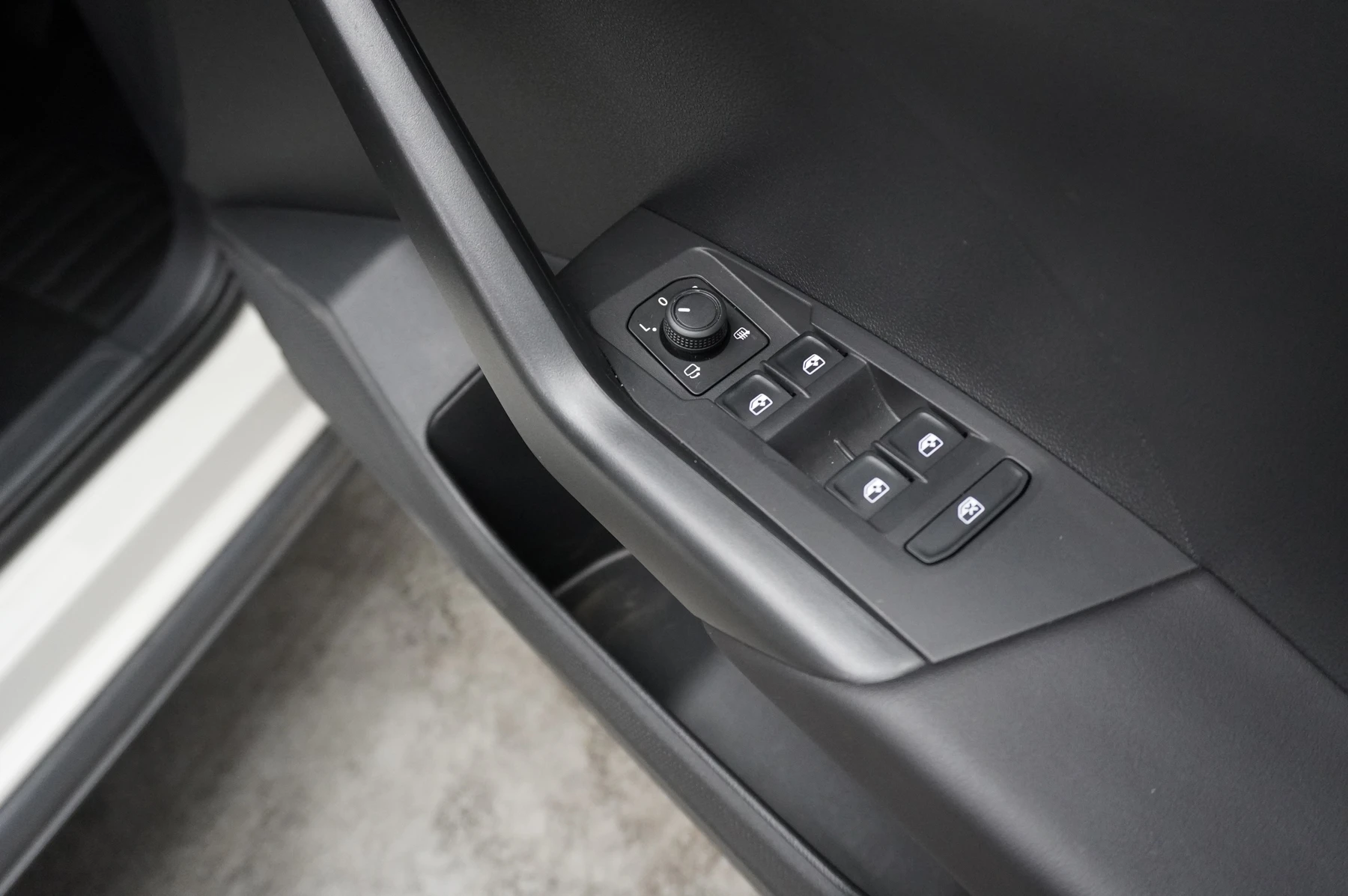 Volkswagen-T-Cross-image-10